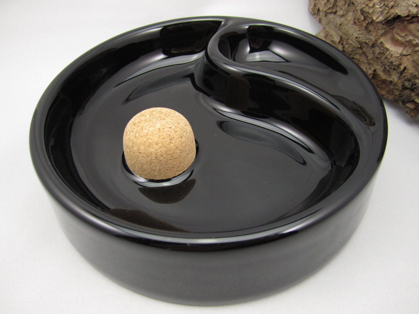 Pfeifenaschenbecher aus Keramik in schwarz braun ocker 