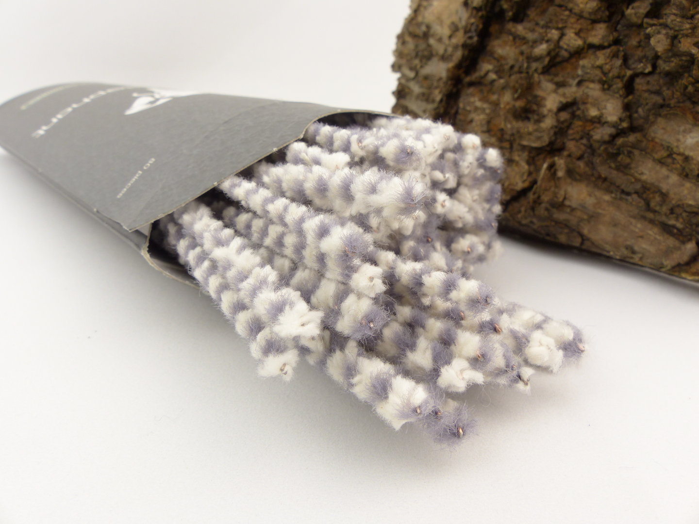 white_elephant_pfeifenreiniger_bristle_3