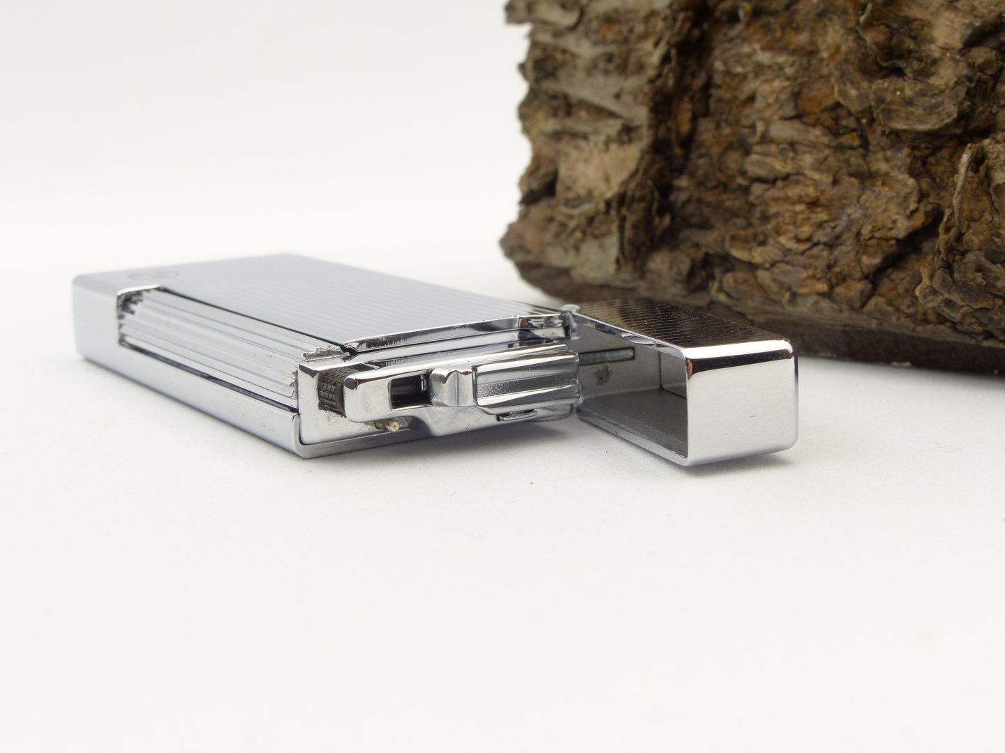 rattrays_grand_pfeifenfeuerzeug_chrome_stripes_3