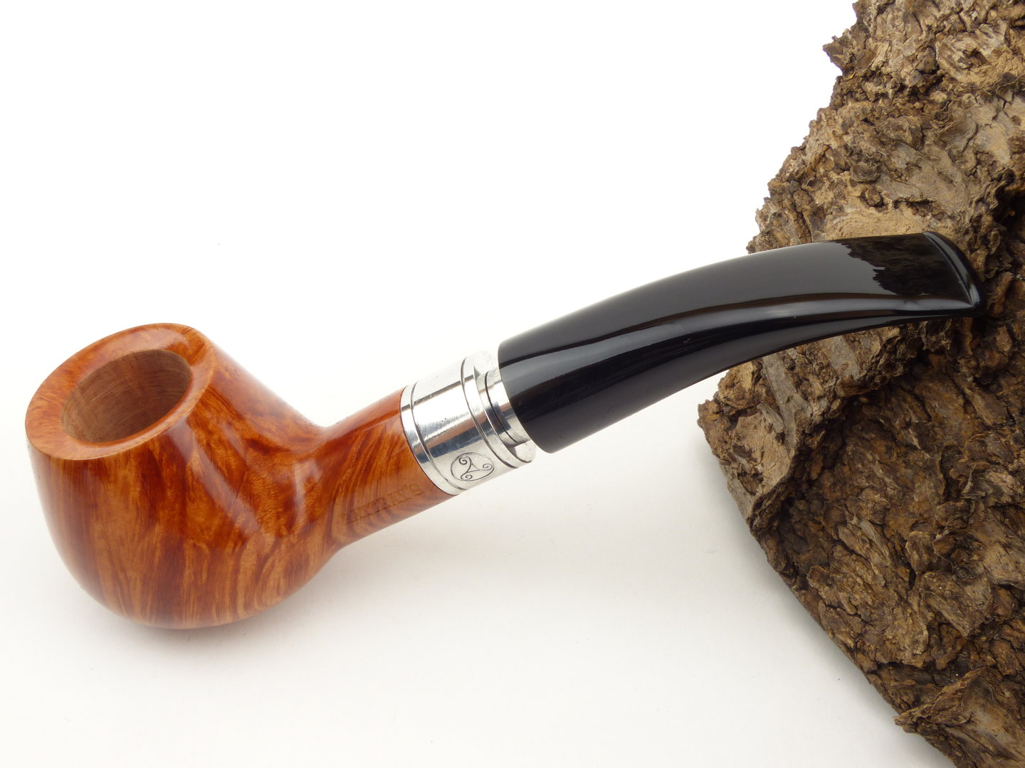 rattrays_monarch_4_light_black_1