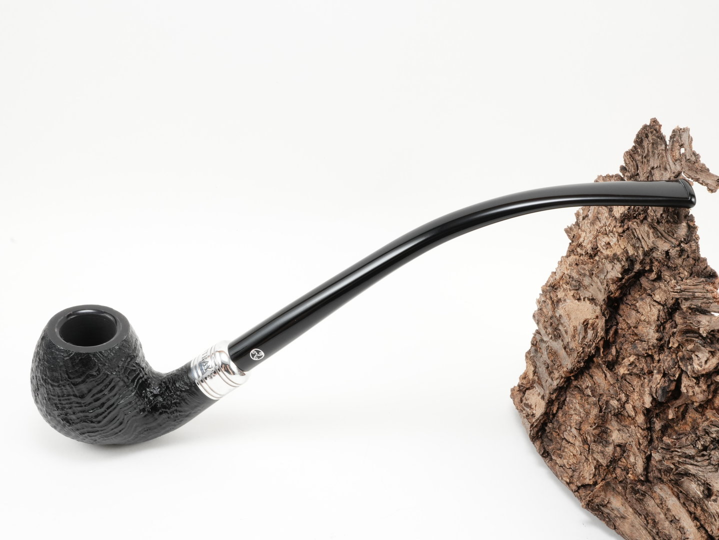 rattrays_the_bagpiper_sand_black_1