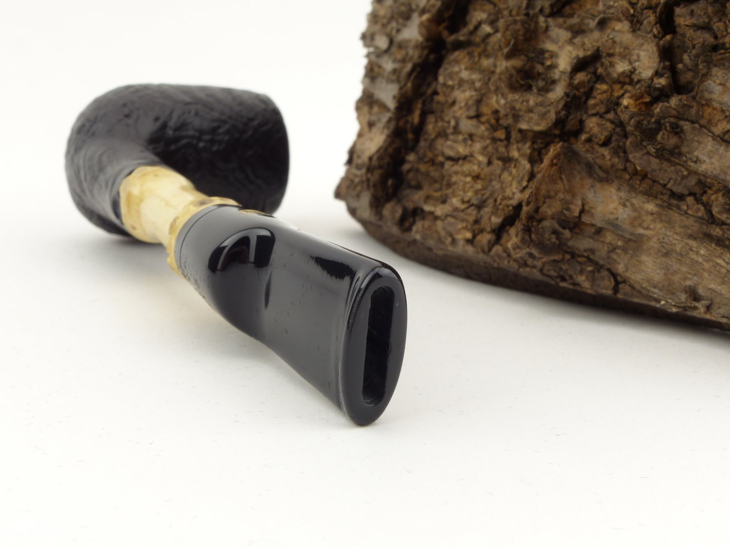 rattrays_bamboo_billiard_sand_black_4