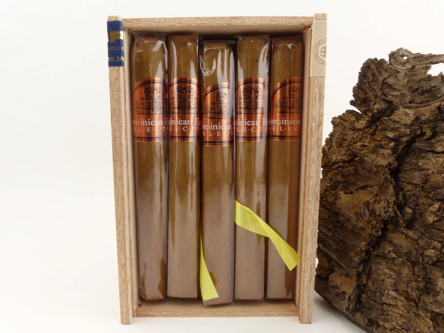 Dominican Estates Corona
