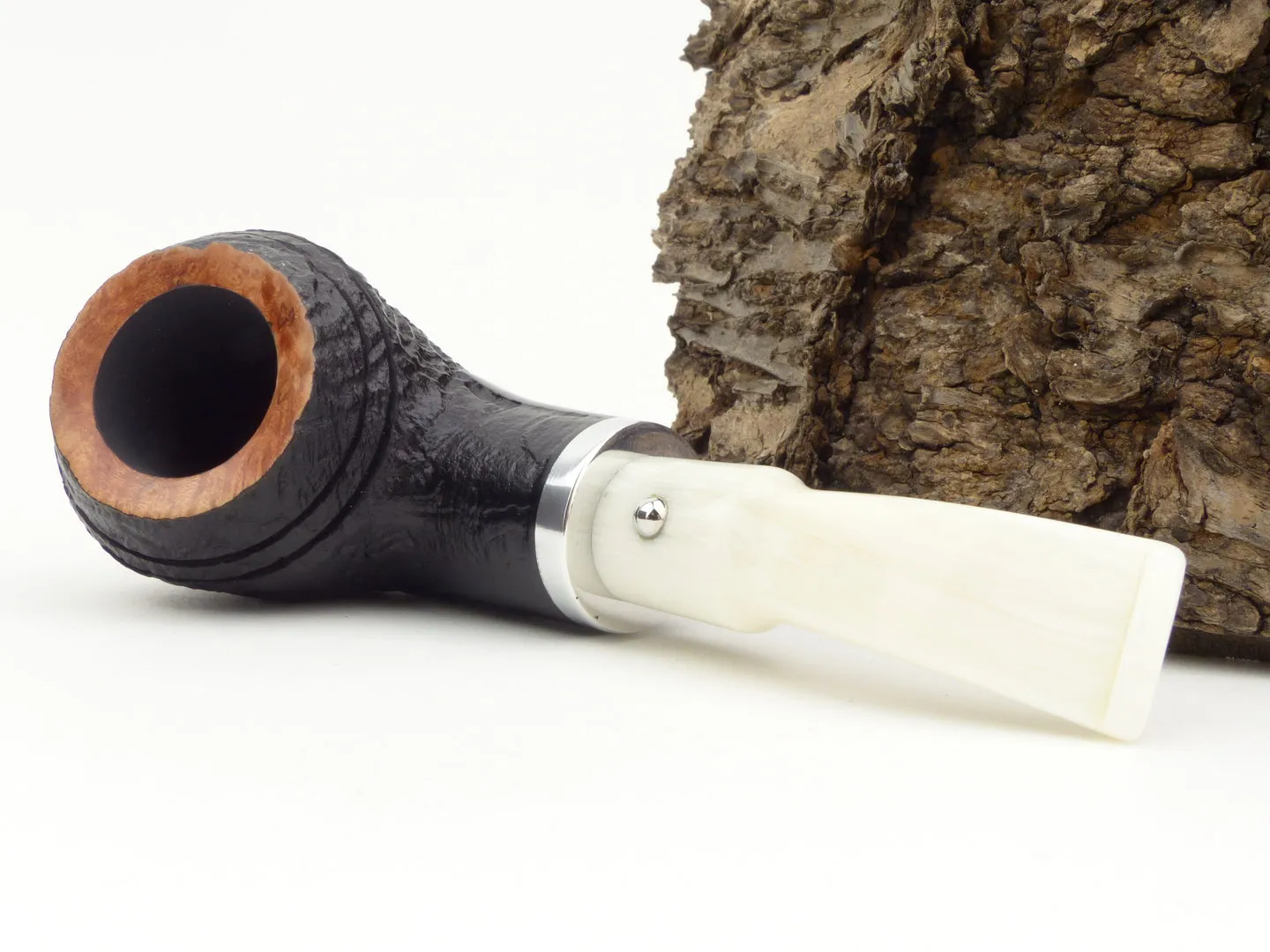 white_elephant_ebony_ivory_sand_3_5