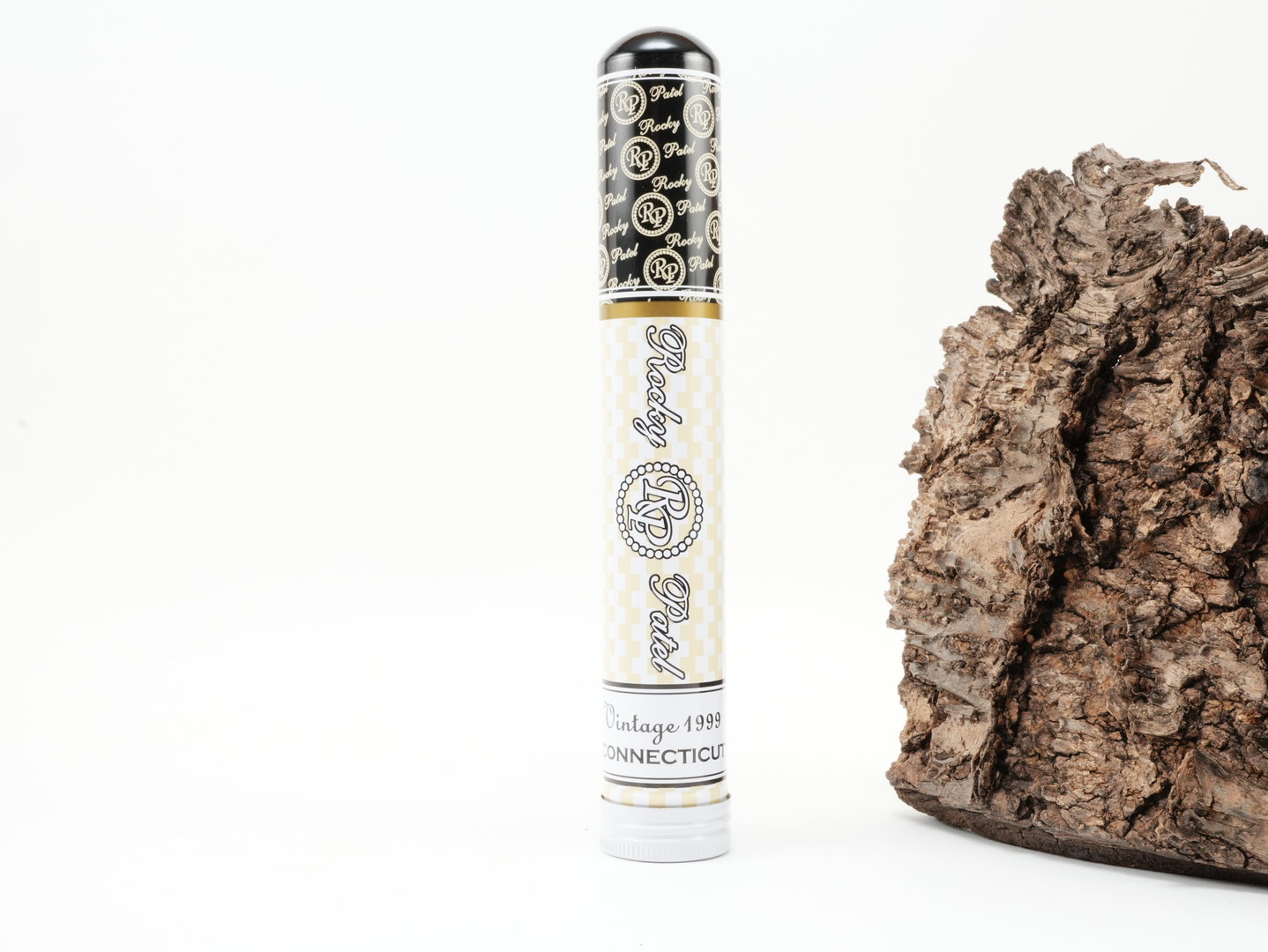 Rocky_Patel_Selection_Deluxe_Toro_Tubo_Sampler_12