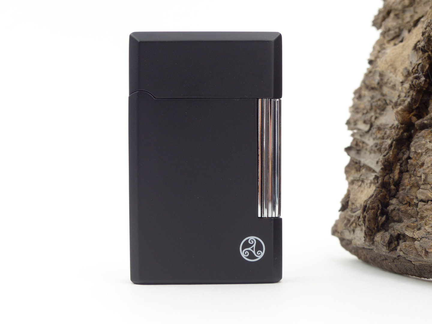 rattrays_lighter_bel_black_matt_1