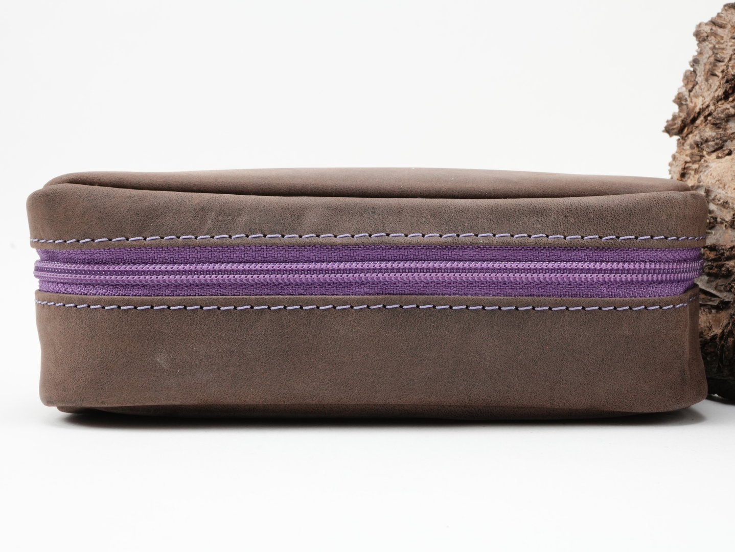 jeppesen_pipe_bag_brown_purple_3