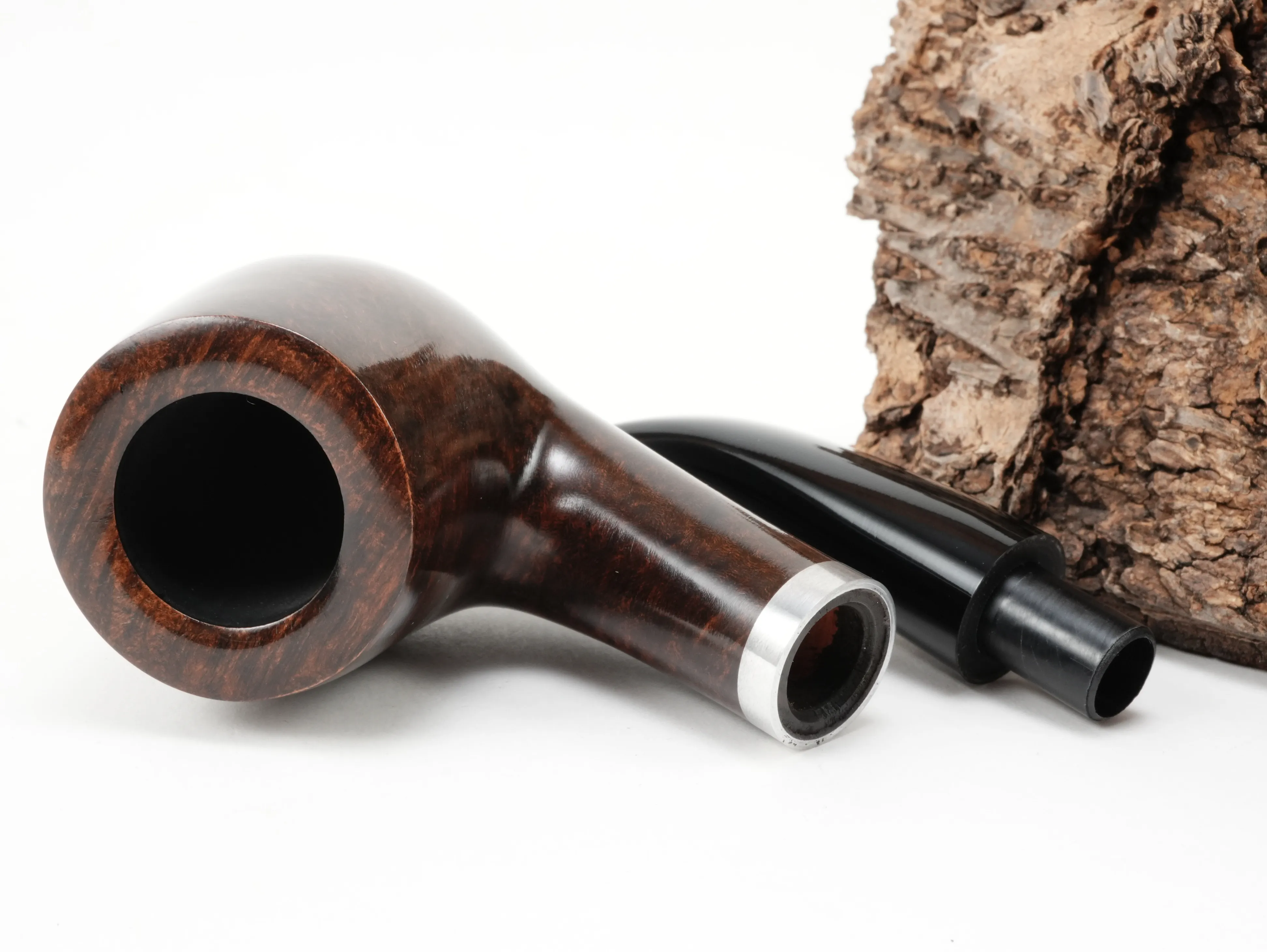 Zerlegte Stanwell København 246 Pfeife mit Blick auf die 9mm Filterbohrung und den Aluminiumring am Holmende