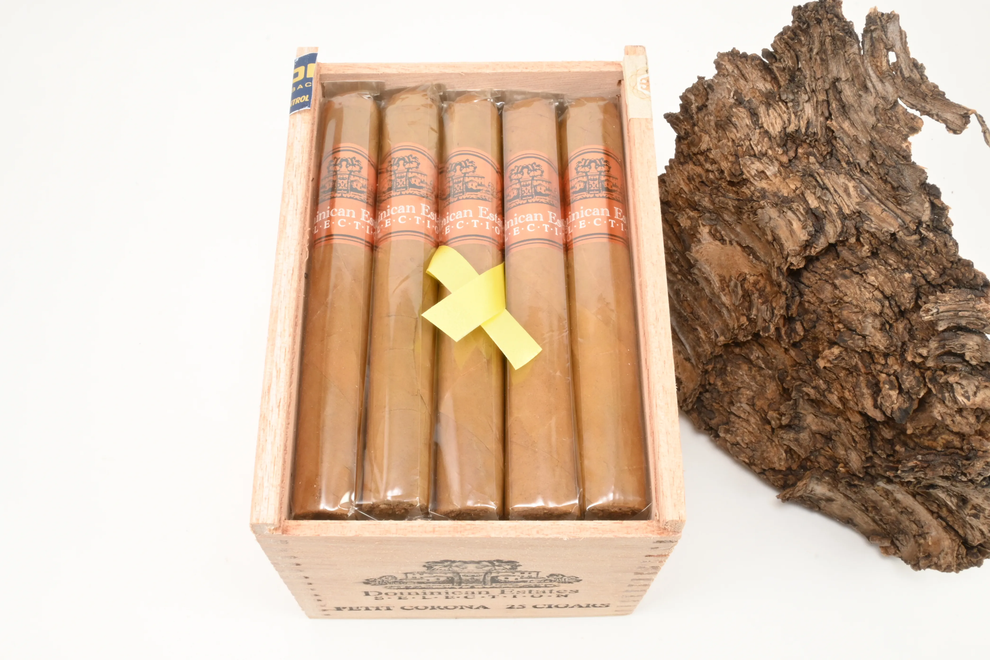 Dominican Estates Petit Corona