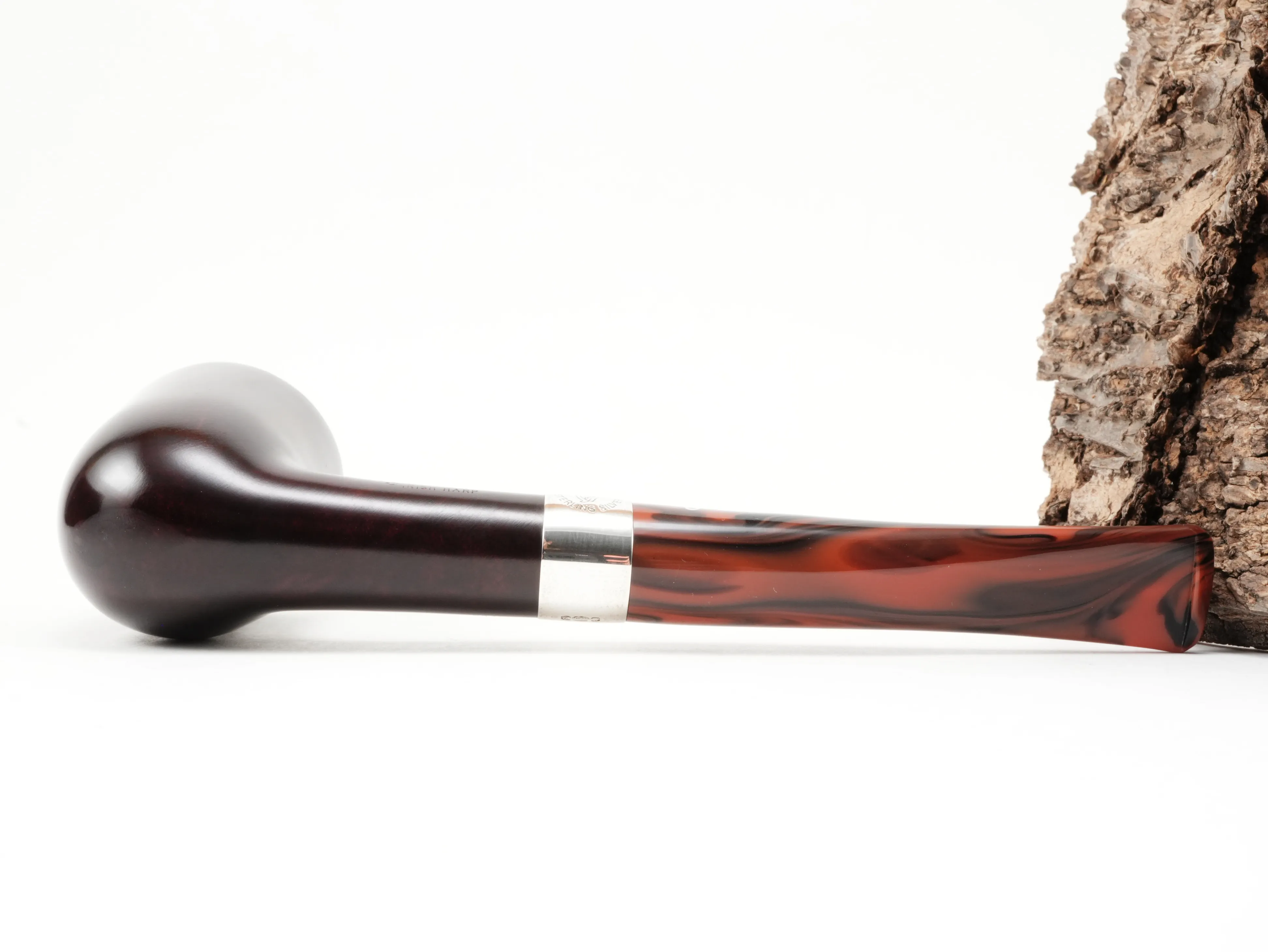 Glatte Holm-Unterseite der Peterson Irish Harp 120 mit fließendem Übergang zum Sterling-Silberring