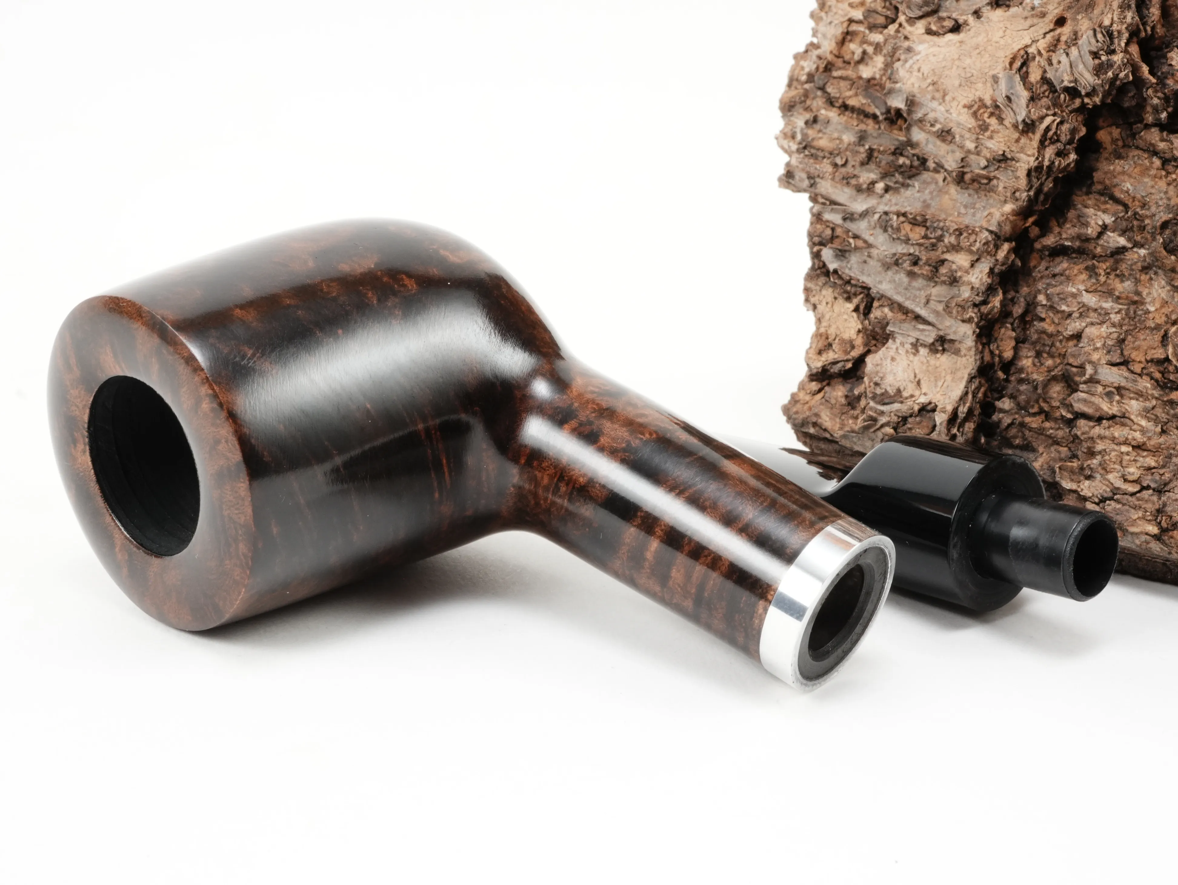 Zerlegte Stanwell København 13 Pfeife mit Blick auf die 9mm Filterbohrung und den Aluminiumring am Holmende