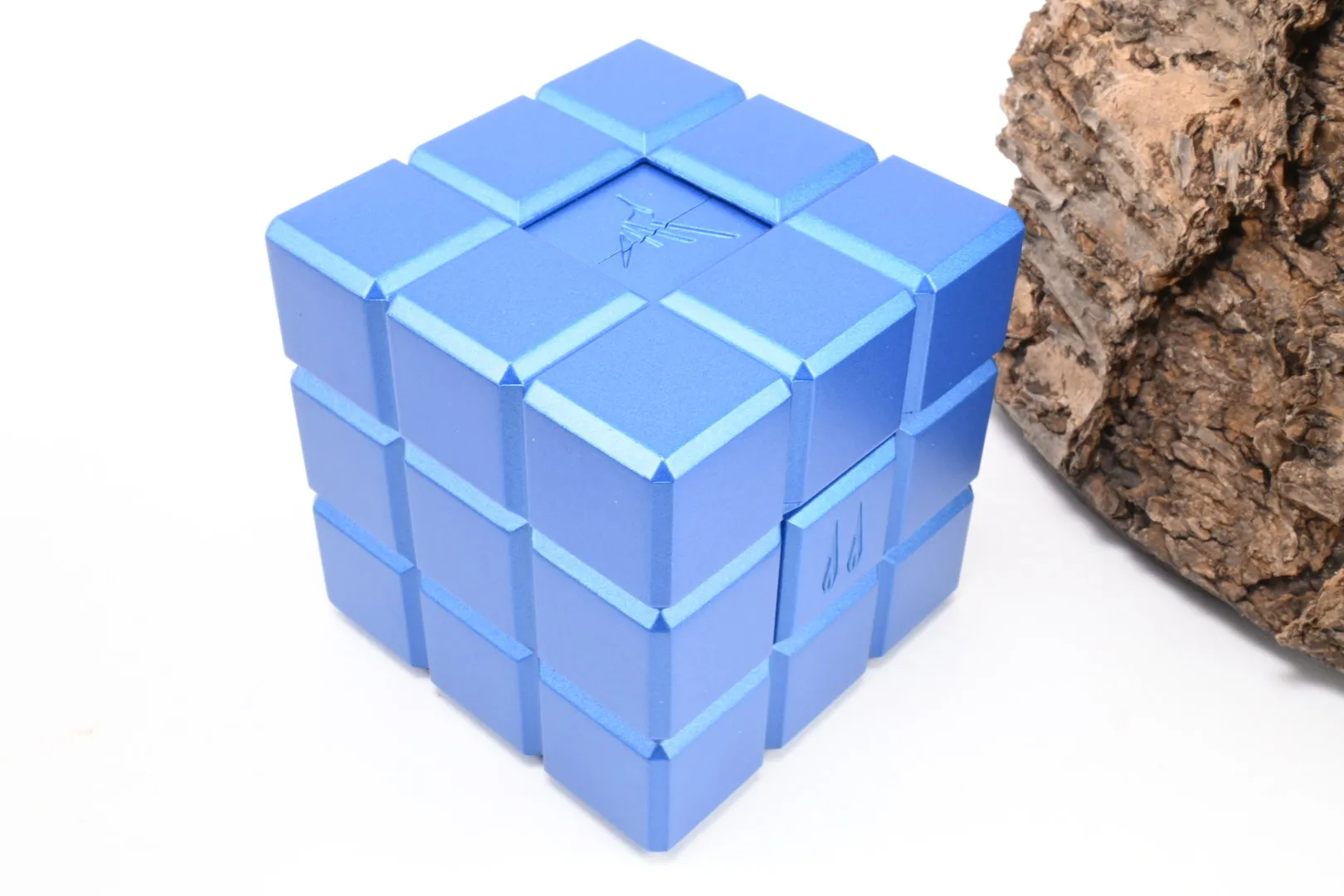 Colibri_Tischfeuerzeug_Heritage_Cube_Blau_4