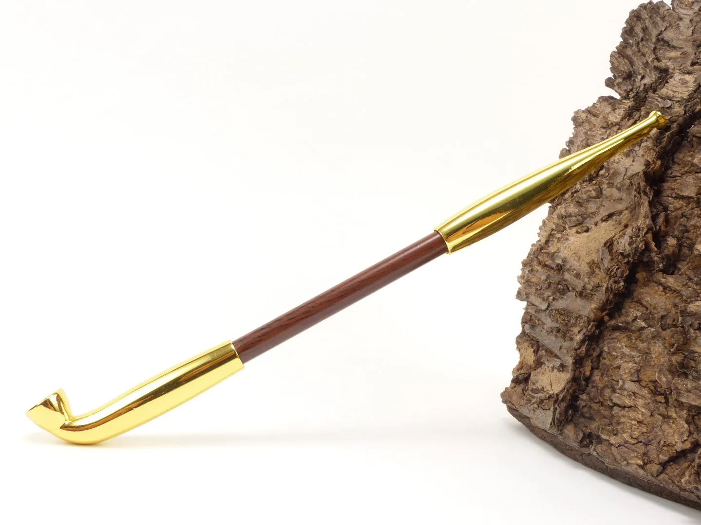 whats the name of the tobacco product used in kiseru's Tsuge Kiseru Pipe Marufuku long brown-gold