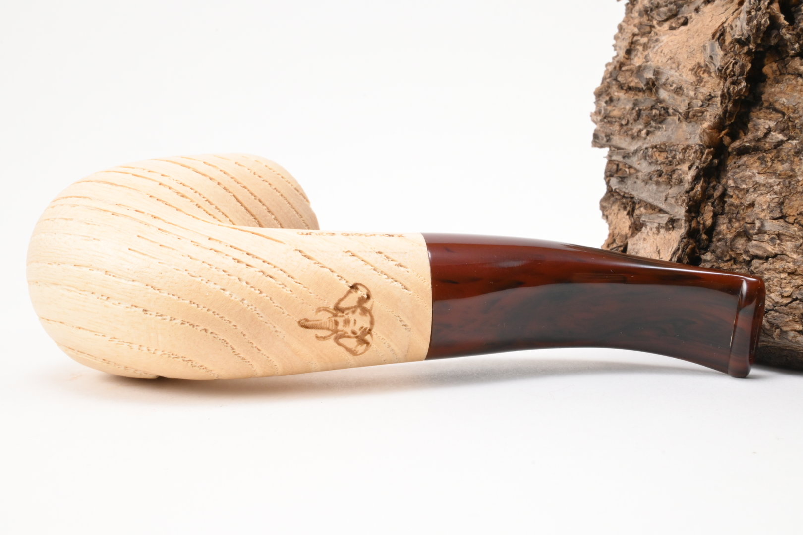 white_elephant_pipe_pfeife_etosha_4_7