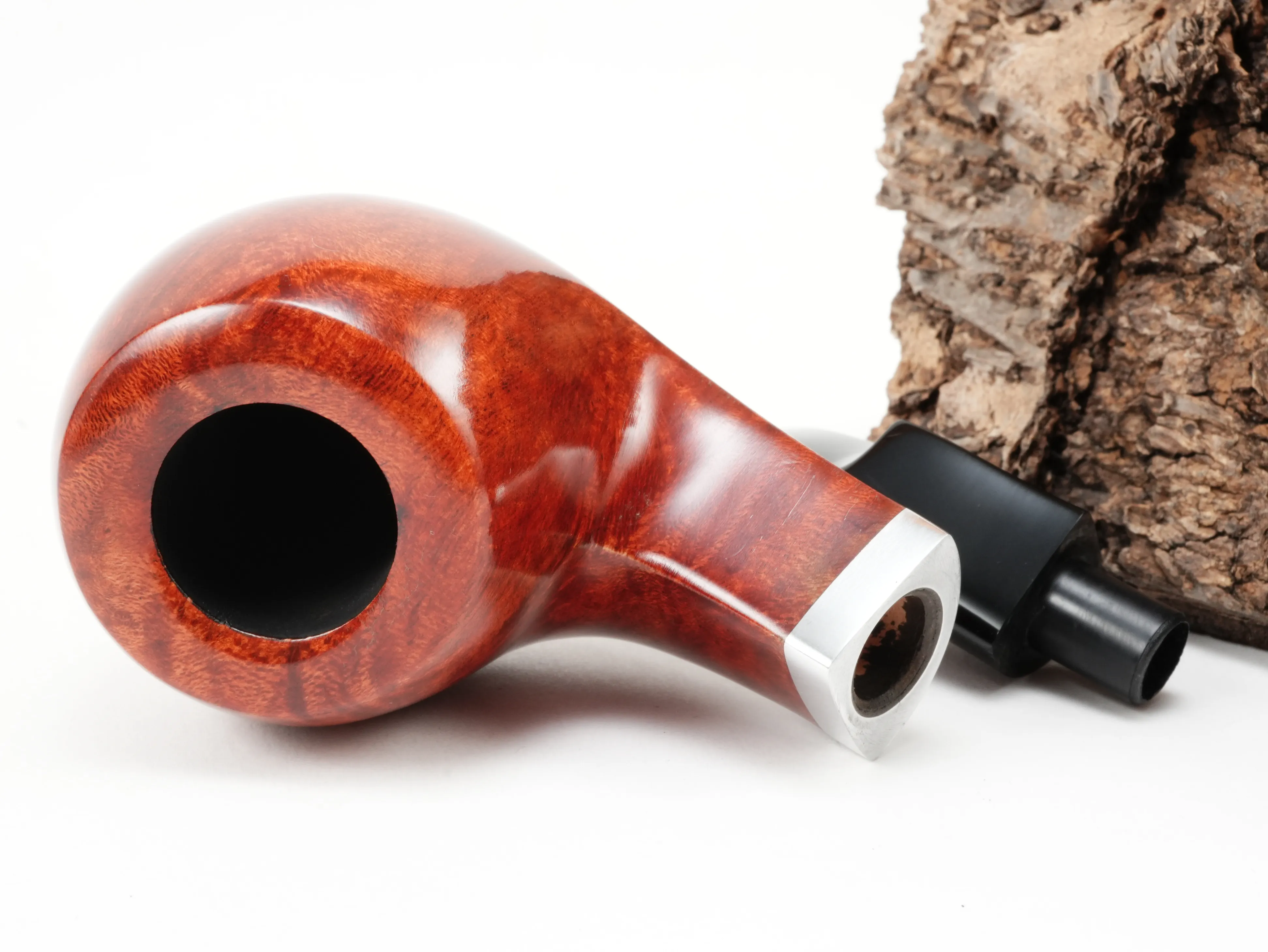 Zerlegte Stanwell København Terracotta 15 Pfeife mit Blick auf die 9mm Filterbohrung und den Aluminiumring am Holmende