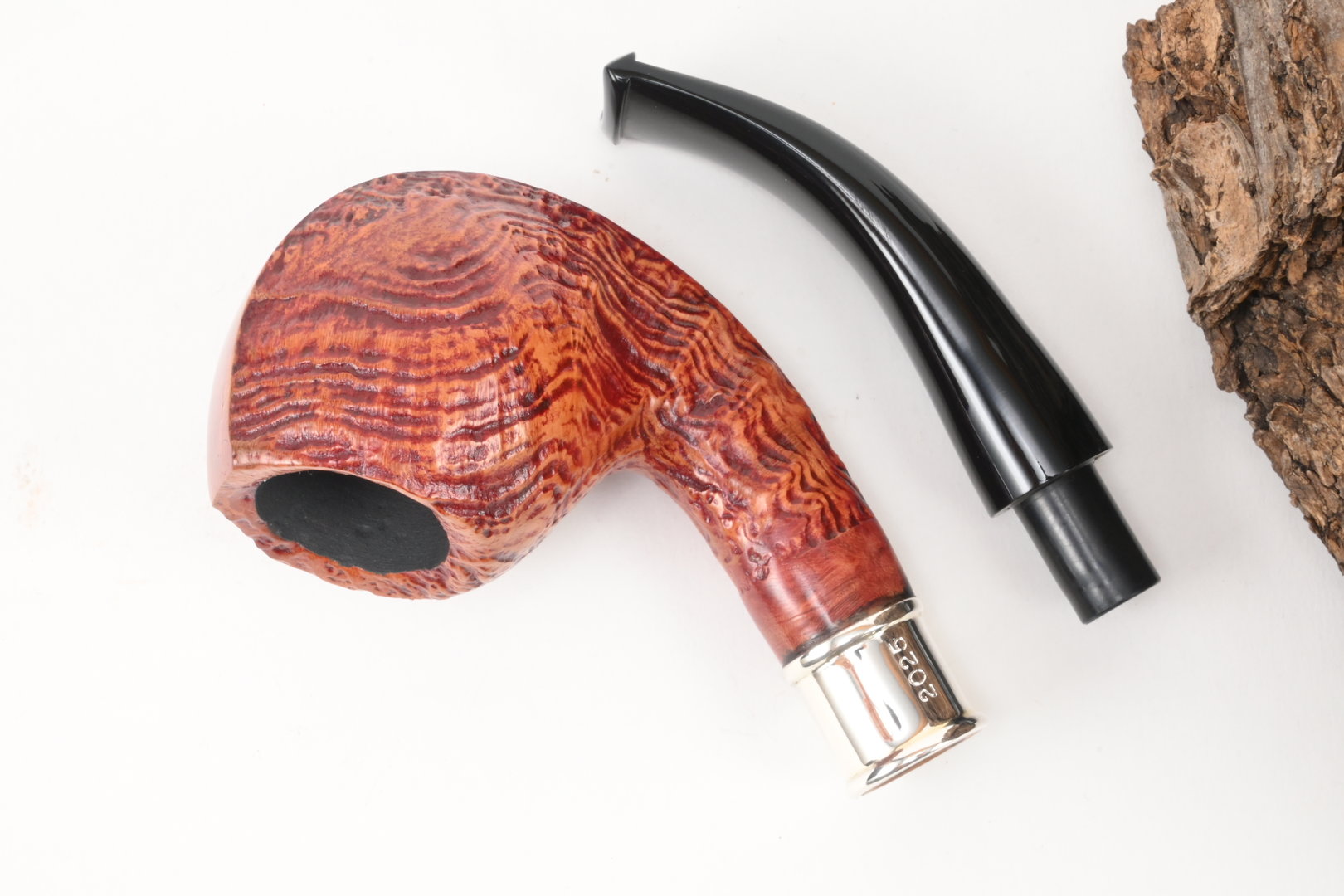 l_anatra_dalle_uova_d_oro_pipe_of_the_year_2025_sand_9