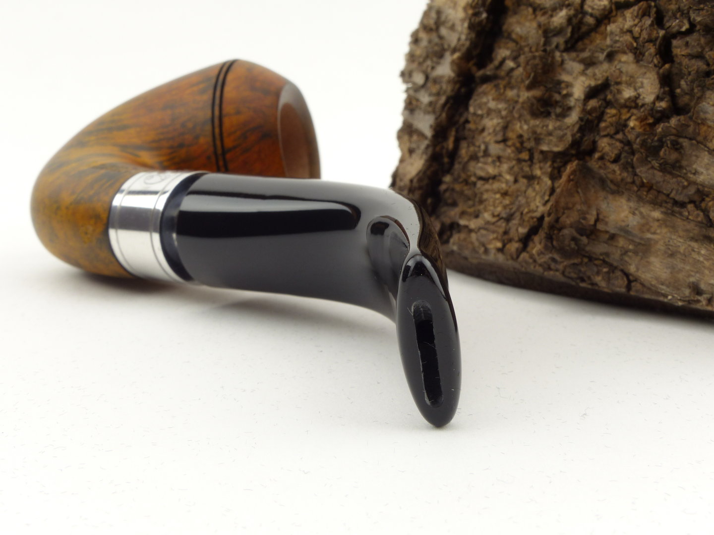 rattrays_monarch_15_contrast_black_4