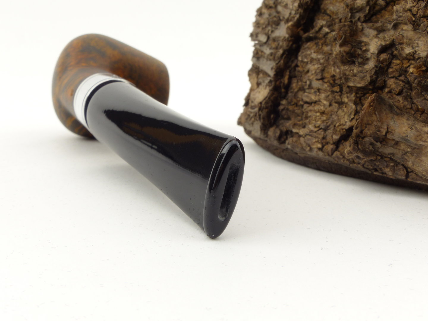 rattrays_monarch_18_contrast_black_4