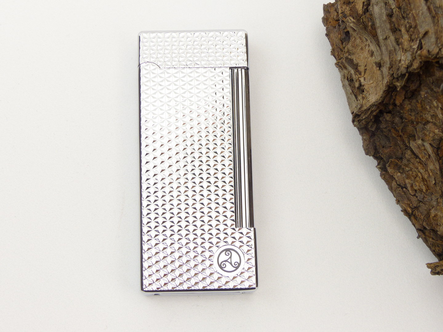 rattrays_grand_pfeifenfeuerzeug_facette_1