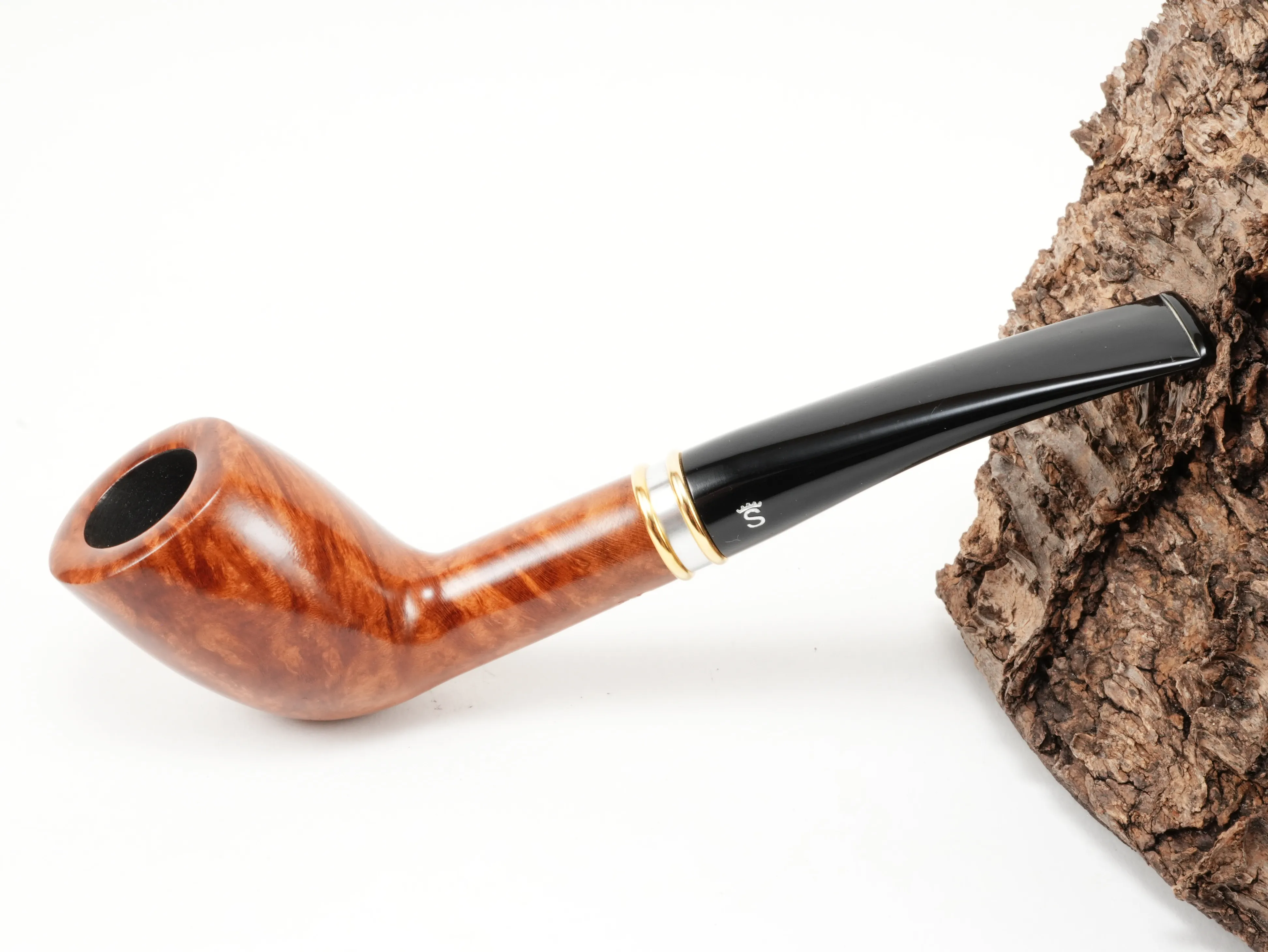 Stanwell H.C. Andersen Light 1 gerade Albert-Pfeife aus hellem orangebraunem Bruyère mit kurzem Acrylmundstück – Titelbild schräg von oben