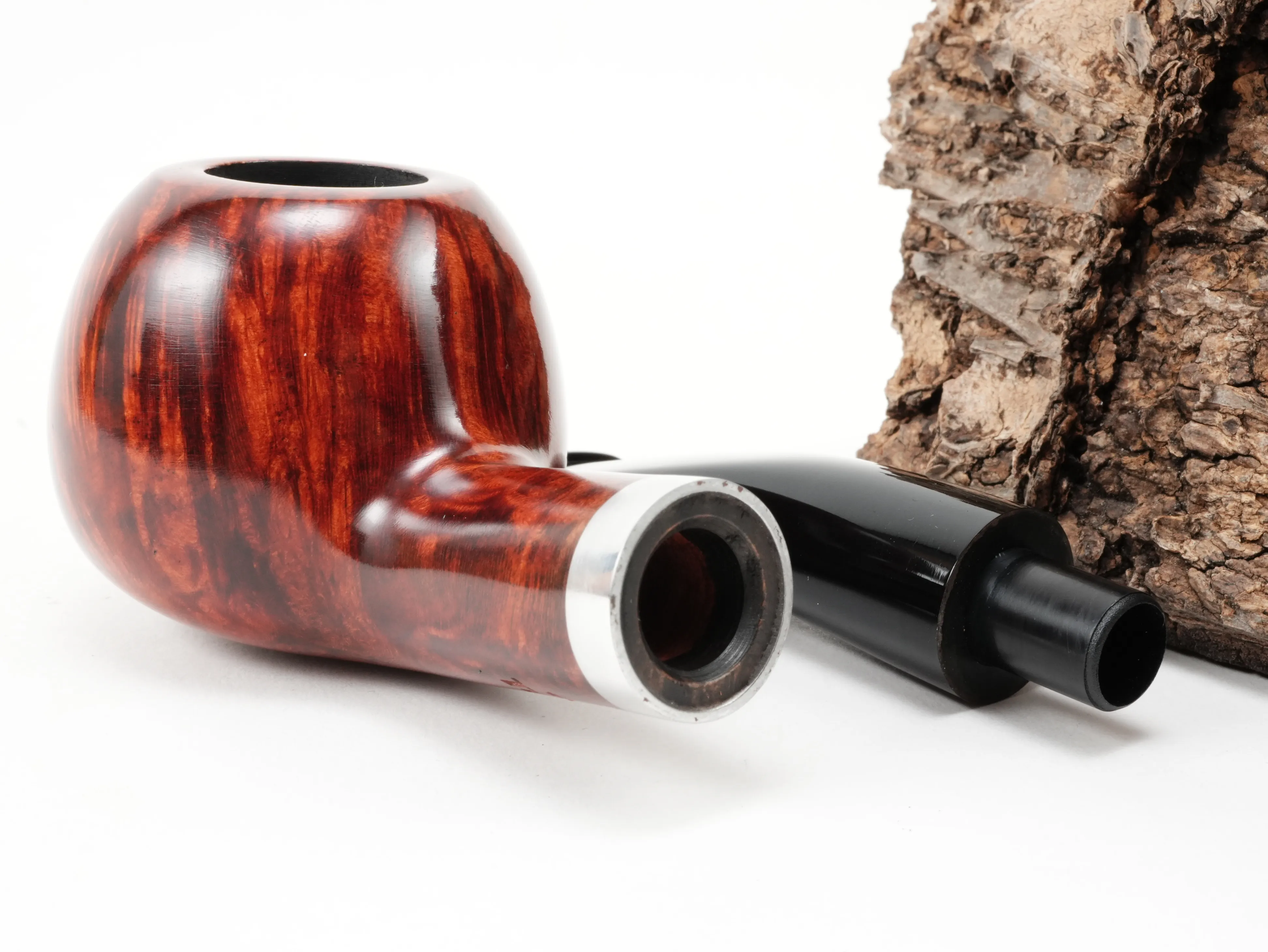 Zerlegte Stanwell København Terracotta 109 Pfeife mit Blick auf die 9mm Filterbohrung und den Aluminiumring am Holmende