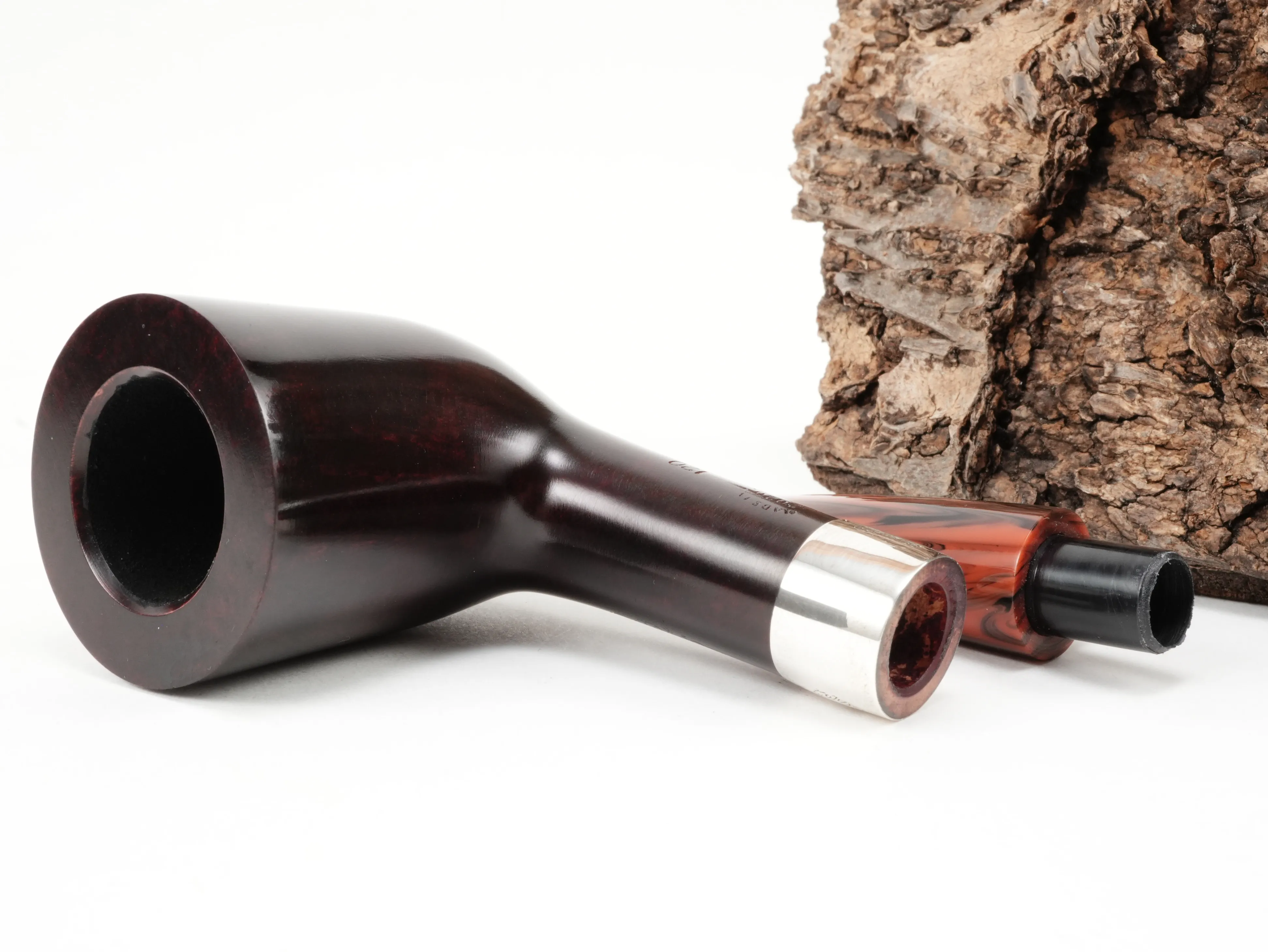 Zerlegte Peterson Irish Harp 120 mit Blick auf die Holmbohrung, den Harfen-Silberring und den Mundstückzapfen