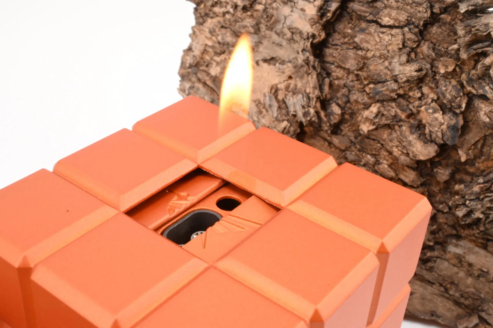 Colibri_Tischfeuerzeug_Heritage_Cube_Orange_5