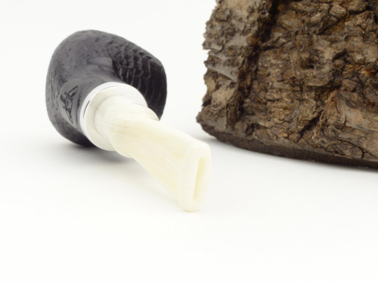 white_elephant_ebony_ivory_sand_5_4