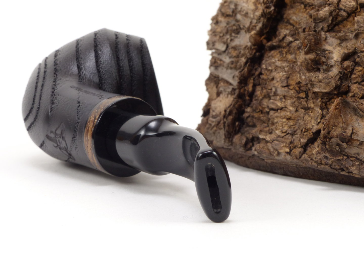 white_elephant_pipe_pfeife_cameroon_3_4