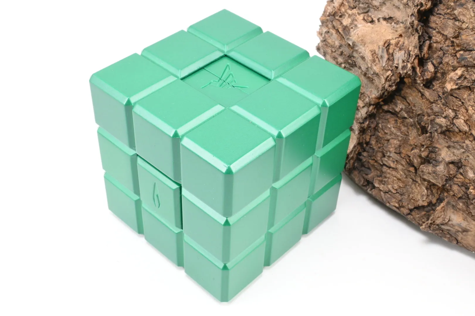 Colibri_Tischfeuerzeug_Heritage_Cube_Gruen_3