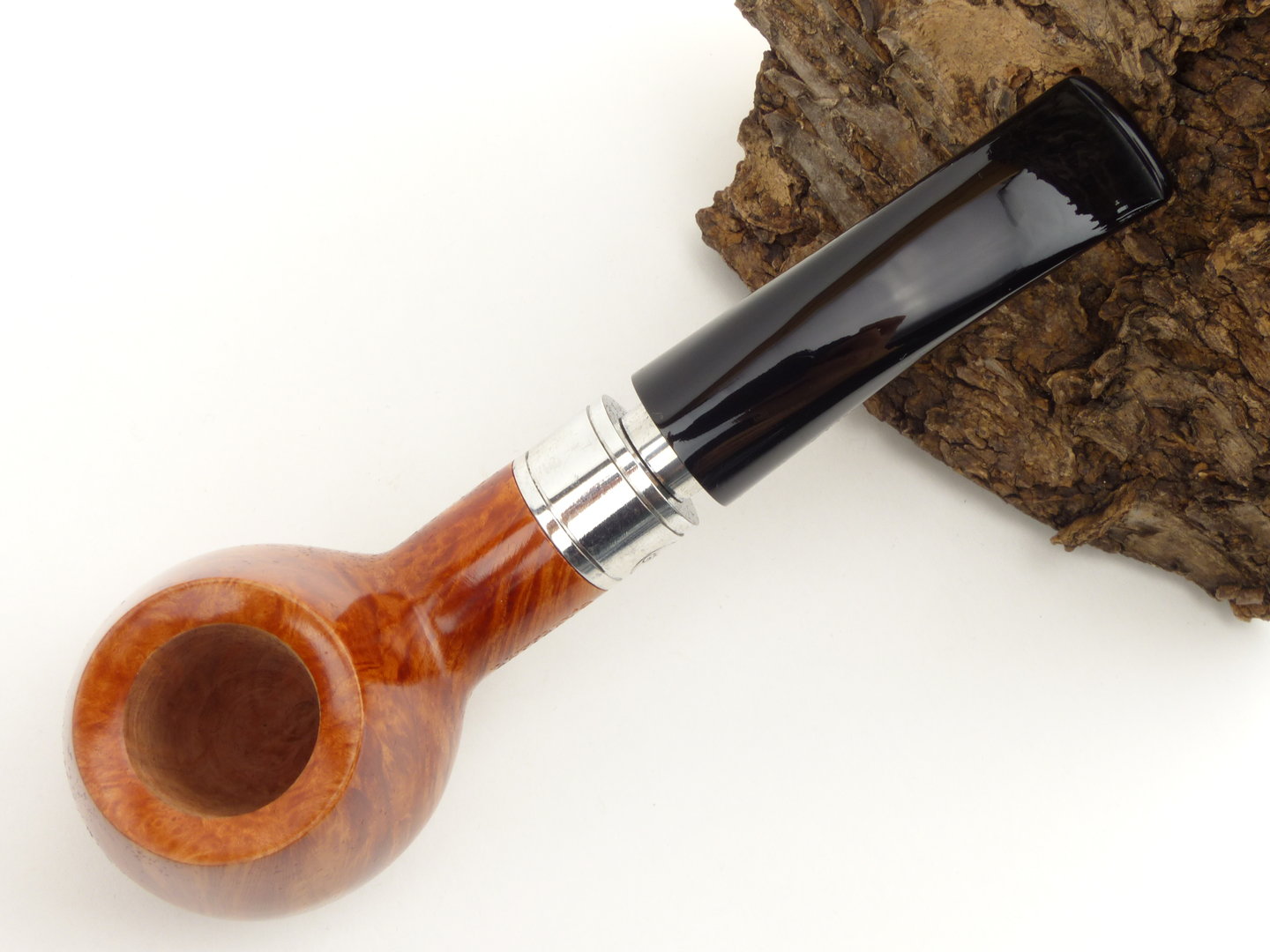 rattrays_monarch_4_light_black_3