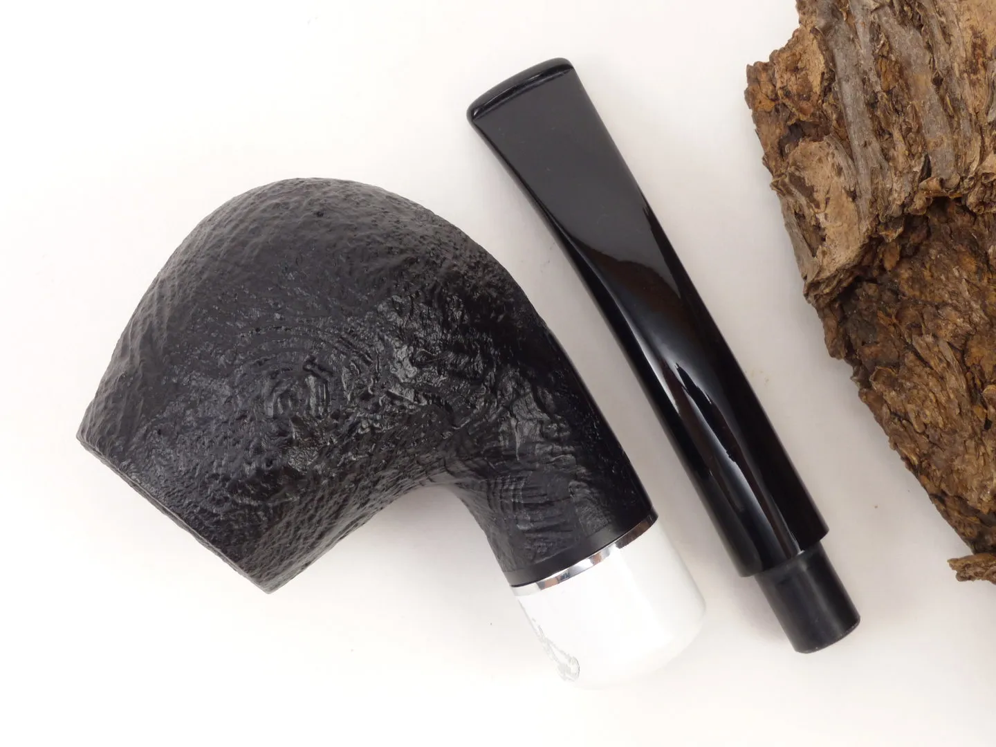 white_elephant_pipe_pfeife_kenya_sand_16_9