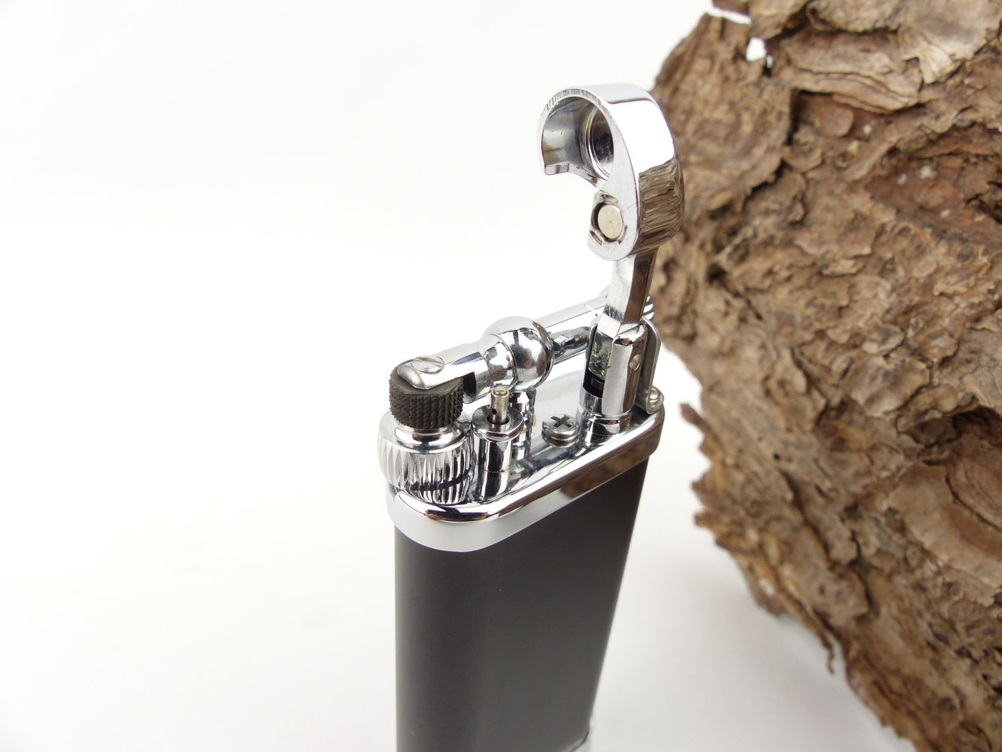 im-corona-ic-64-9111-c-old-boy_8