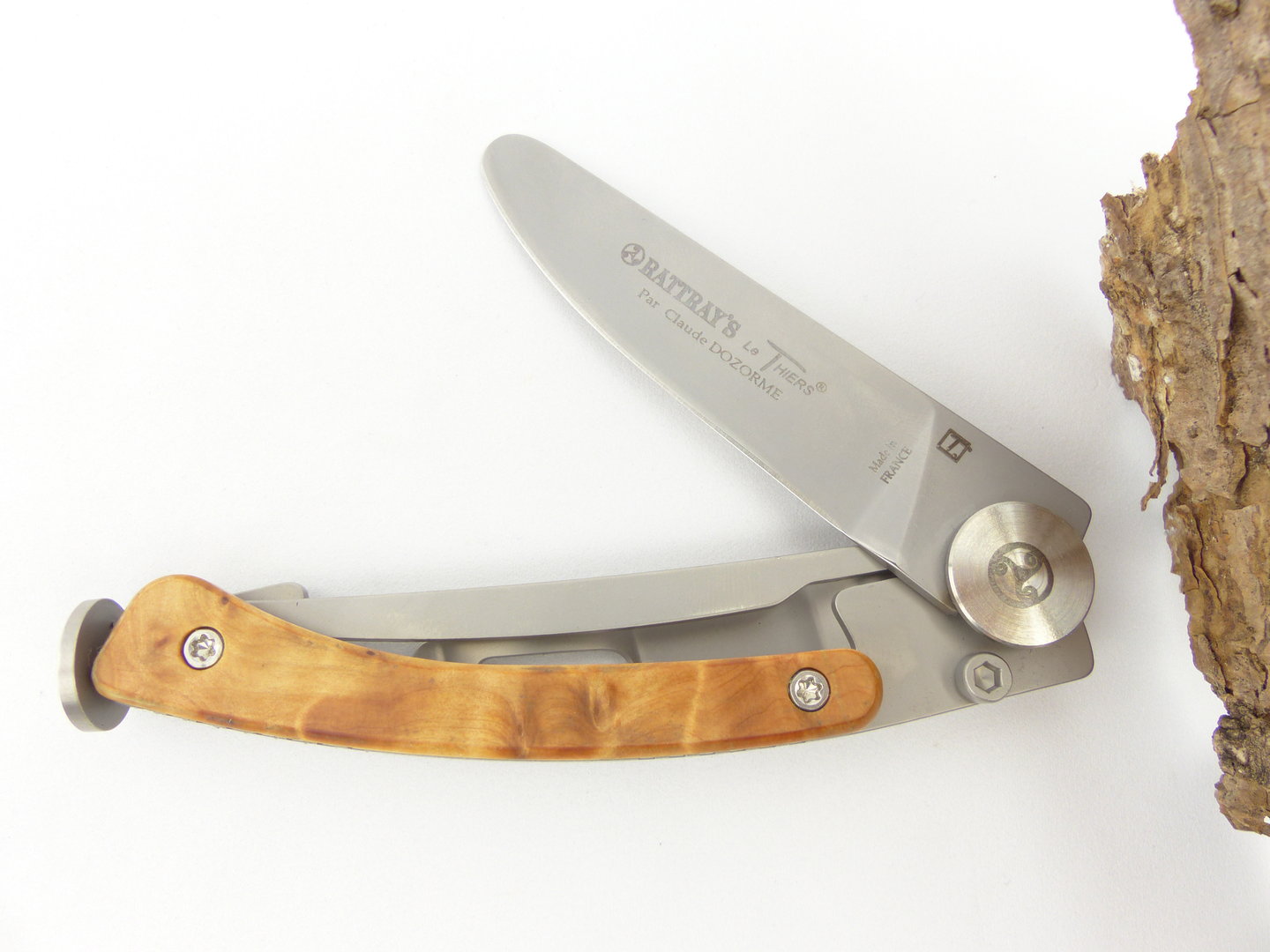 rattrays_pfeifenmesser_explorer_thuya_4