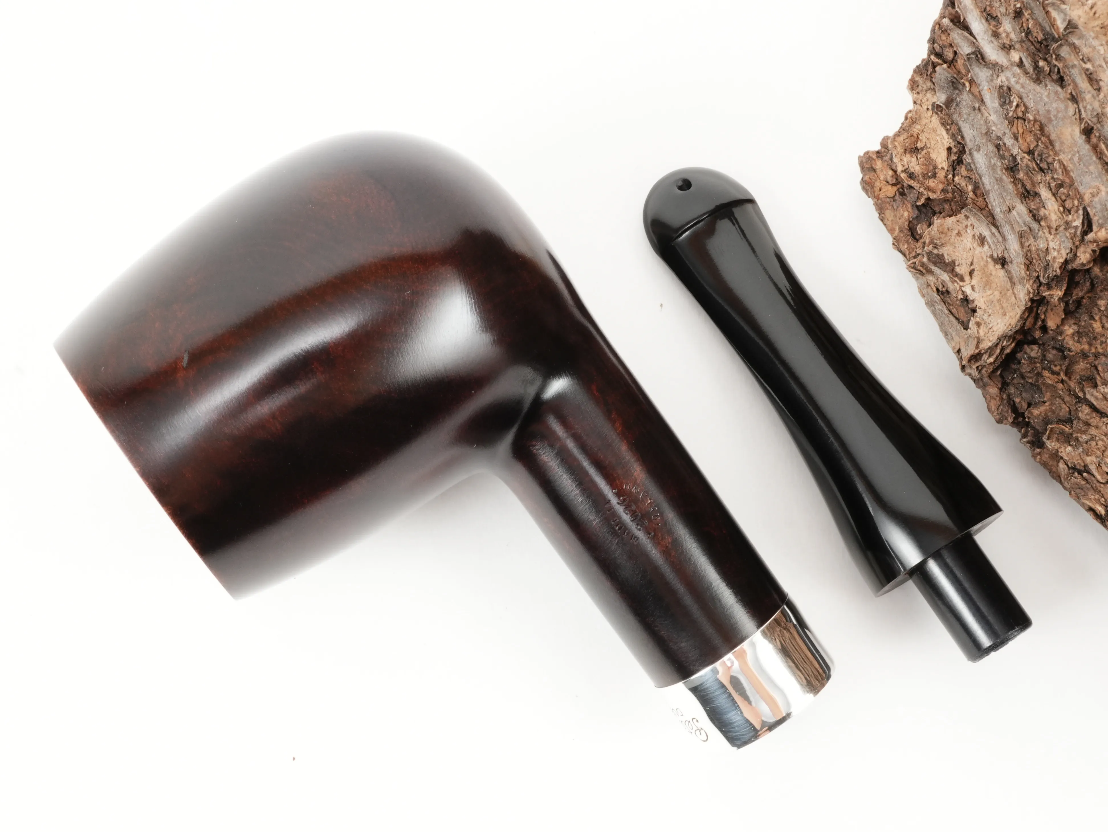 Draufsicht auf die zerlegte Peterson House Pipe Billiard Heritage Pfeife mit getrenntem Billiard-Pfeifenkopf und Ebonit-Mundstück