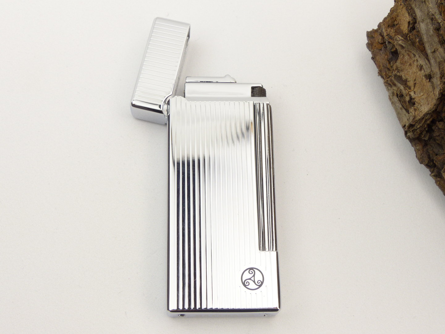 rattrays_grand_pfeifenfeuerzeug_chrome_stripes_2