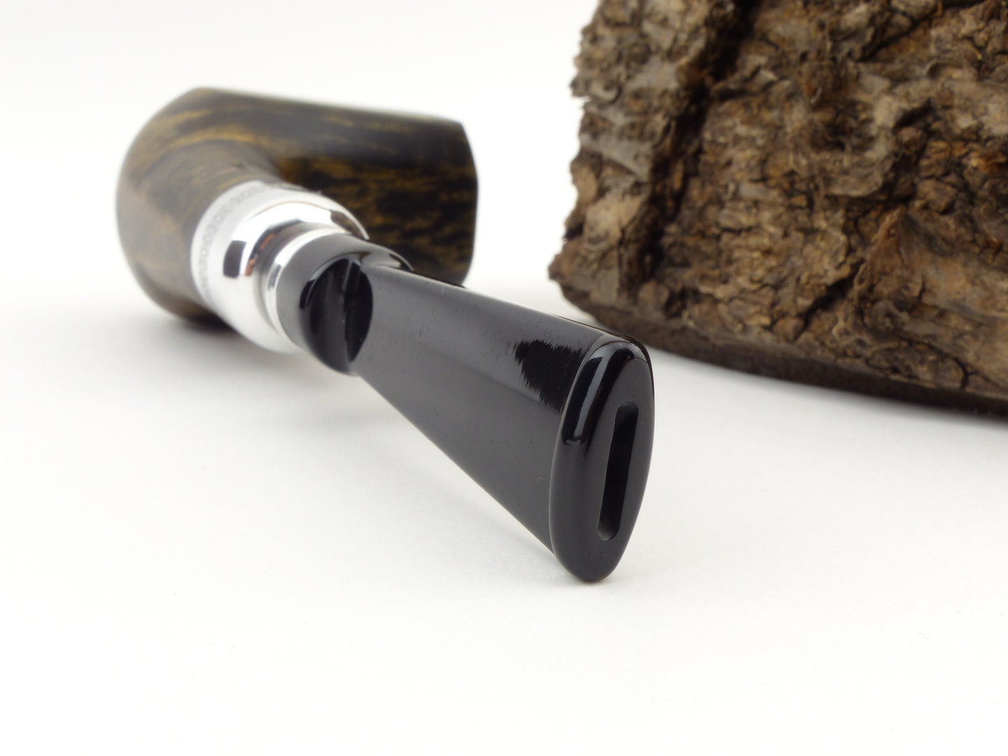 Rattrays_pipe_of_the_year_Jahrespfeife_2023_contrast_4