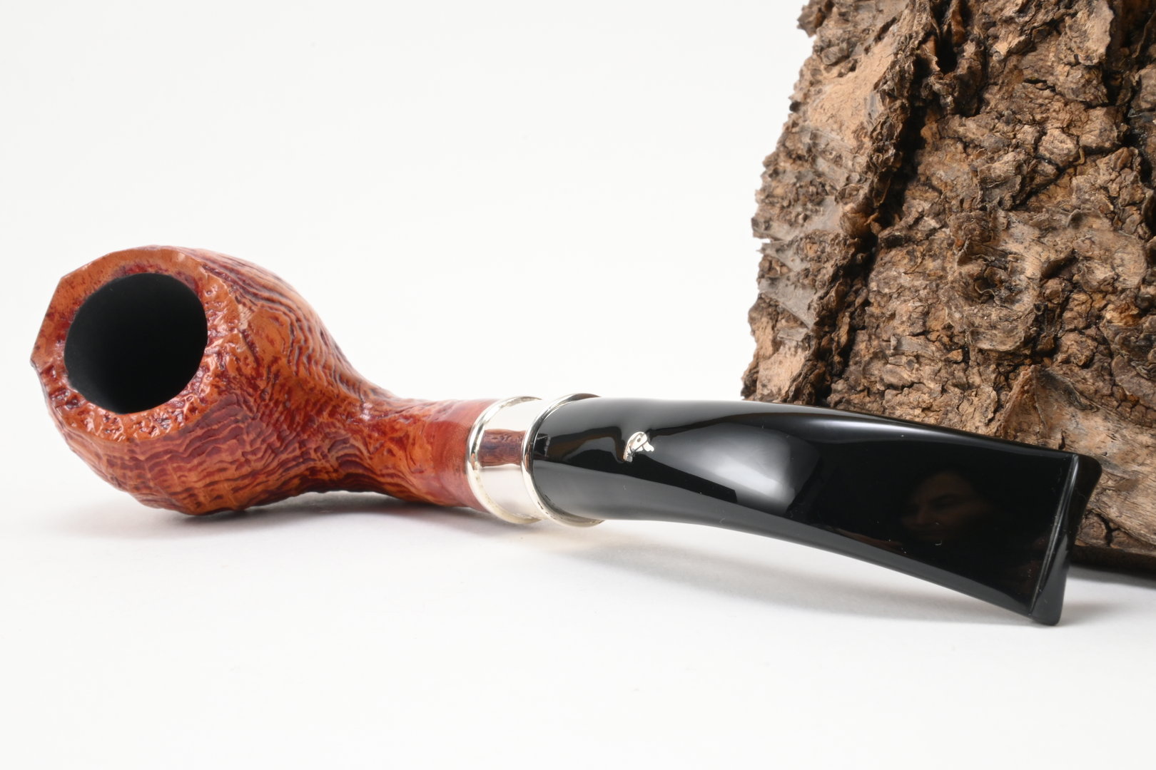 l_anatra_dalle_uova_d_oro_pipe_of_the_year_2025_sand_5