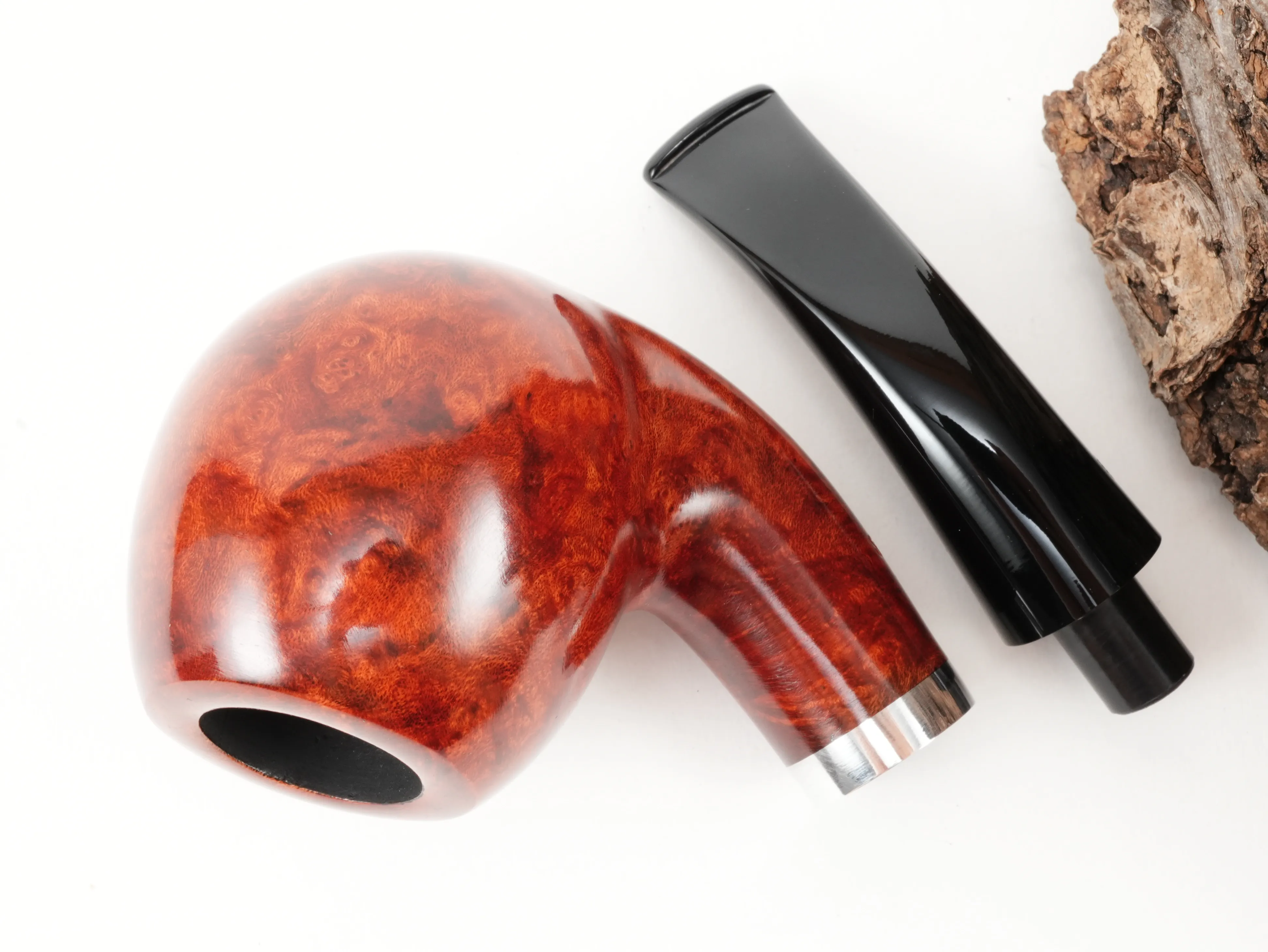 Draufsicht auf die zerlegte Stanwell København Terracotta 185 Pfeife mit getrenntem glattem Apple-Pfeifenkopf und schwarzem Mundstück