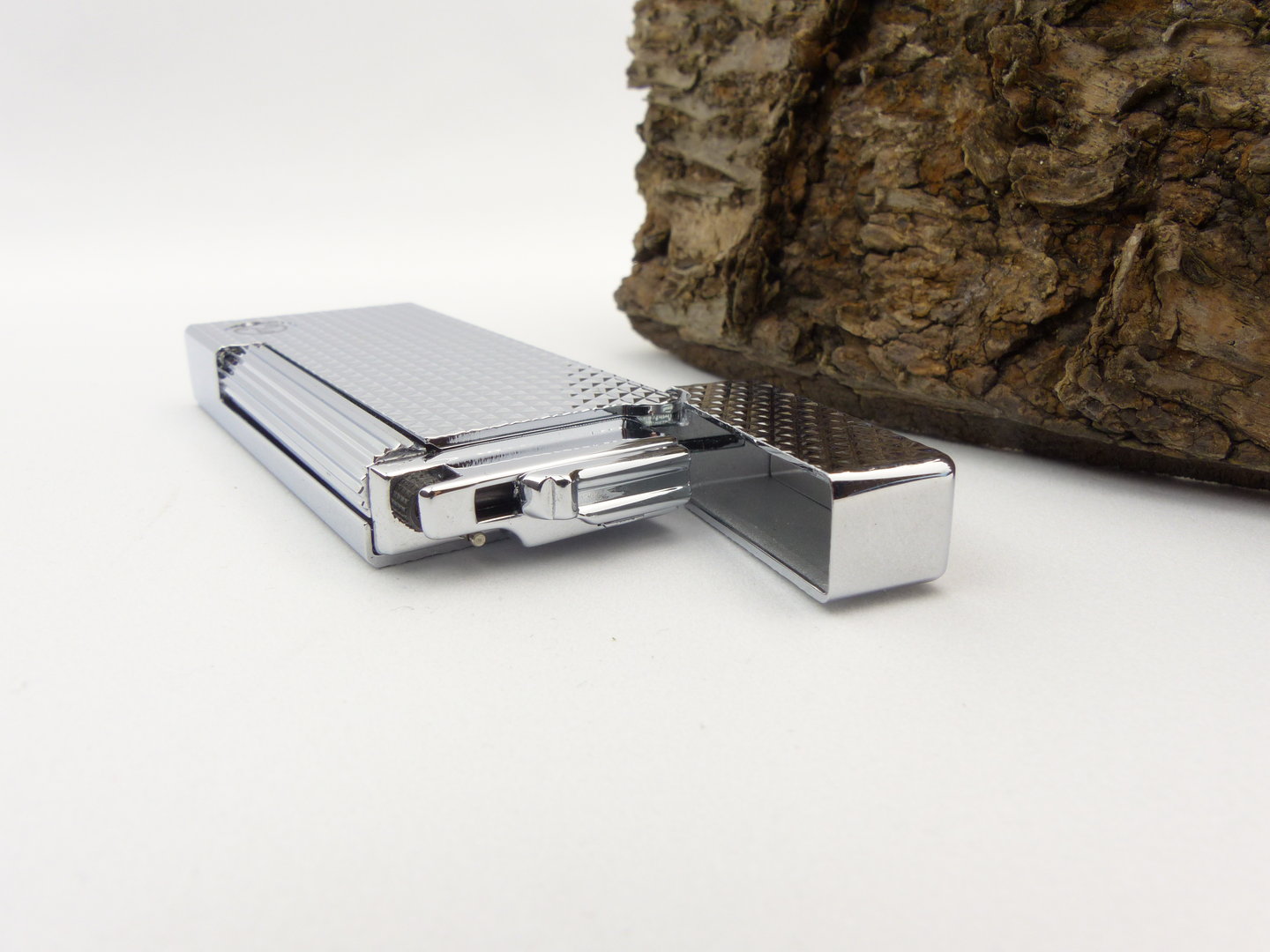 rattrays_grand_pfeifenfeuerzeug_facette_4