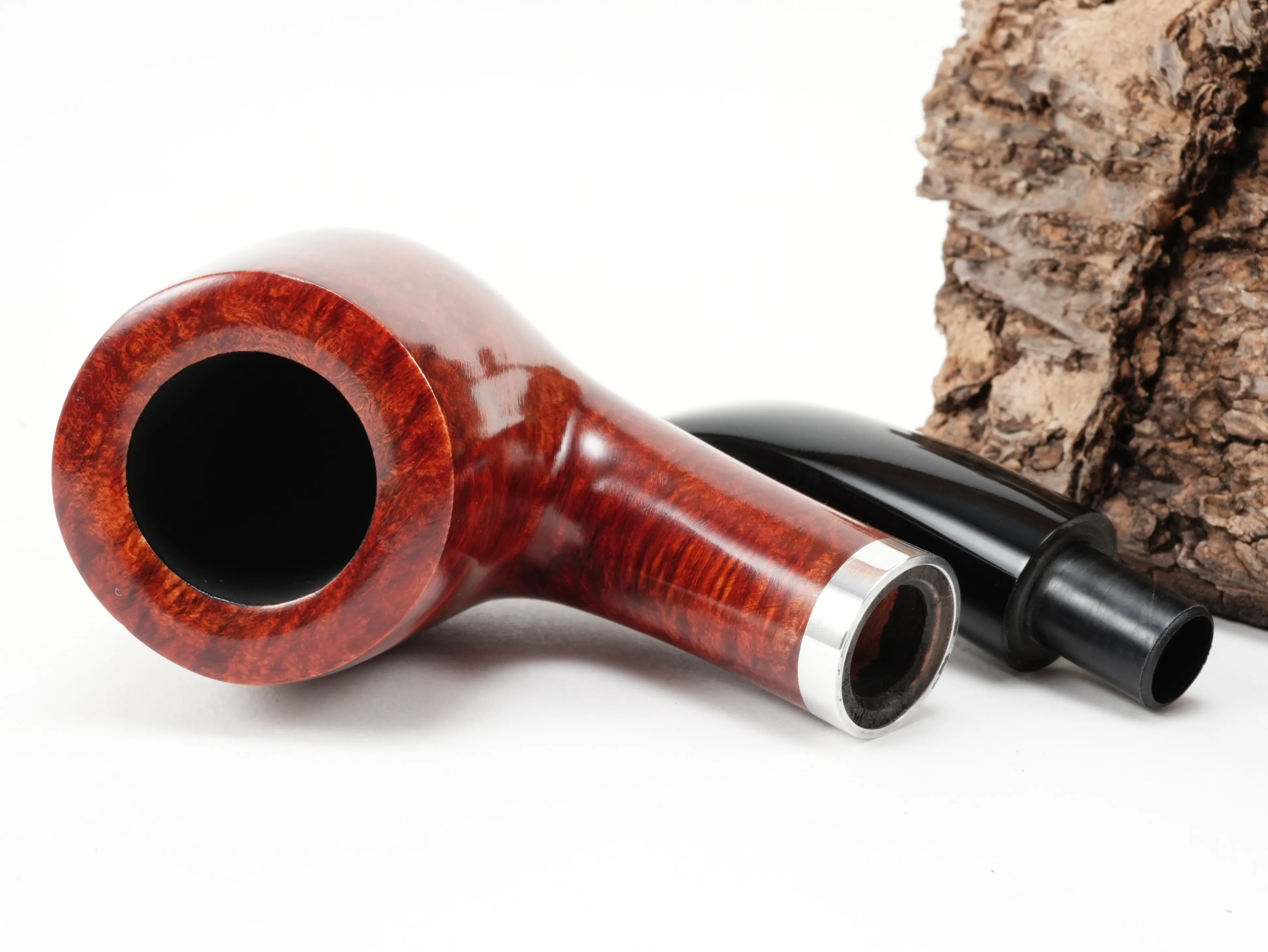 Zerlegte Stanwell København Terracotta 246 Pfeife mit Blick auf die 9mm Filterbohrung und den Aluminiumring am Holmende