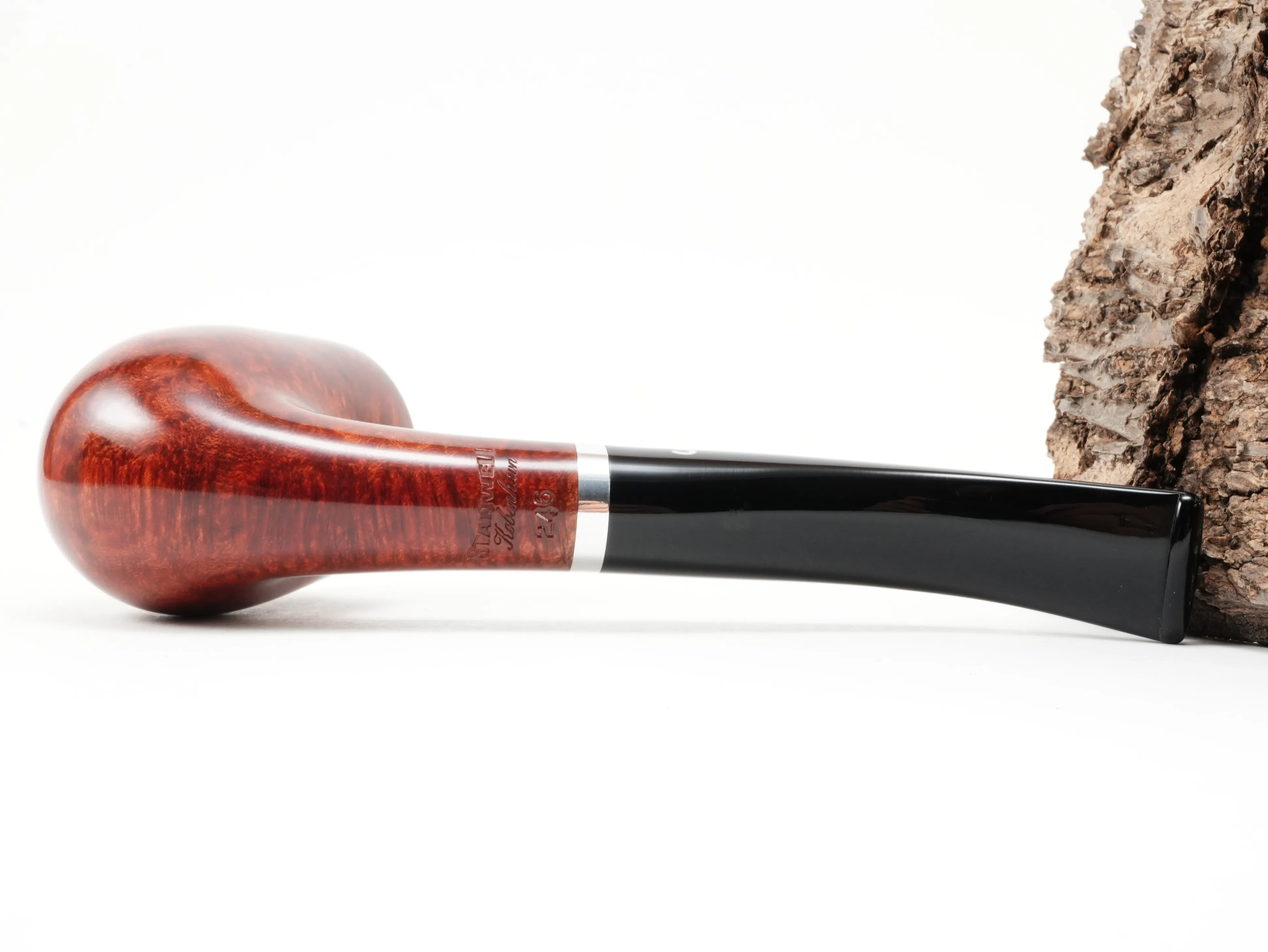 Unterseite der Stanwell København Terracotta 246 Pfeife mit feiner Bruyère-Maserung und Stempelung Stanwell København 246