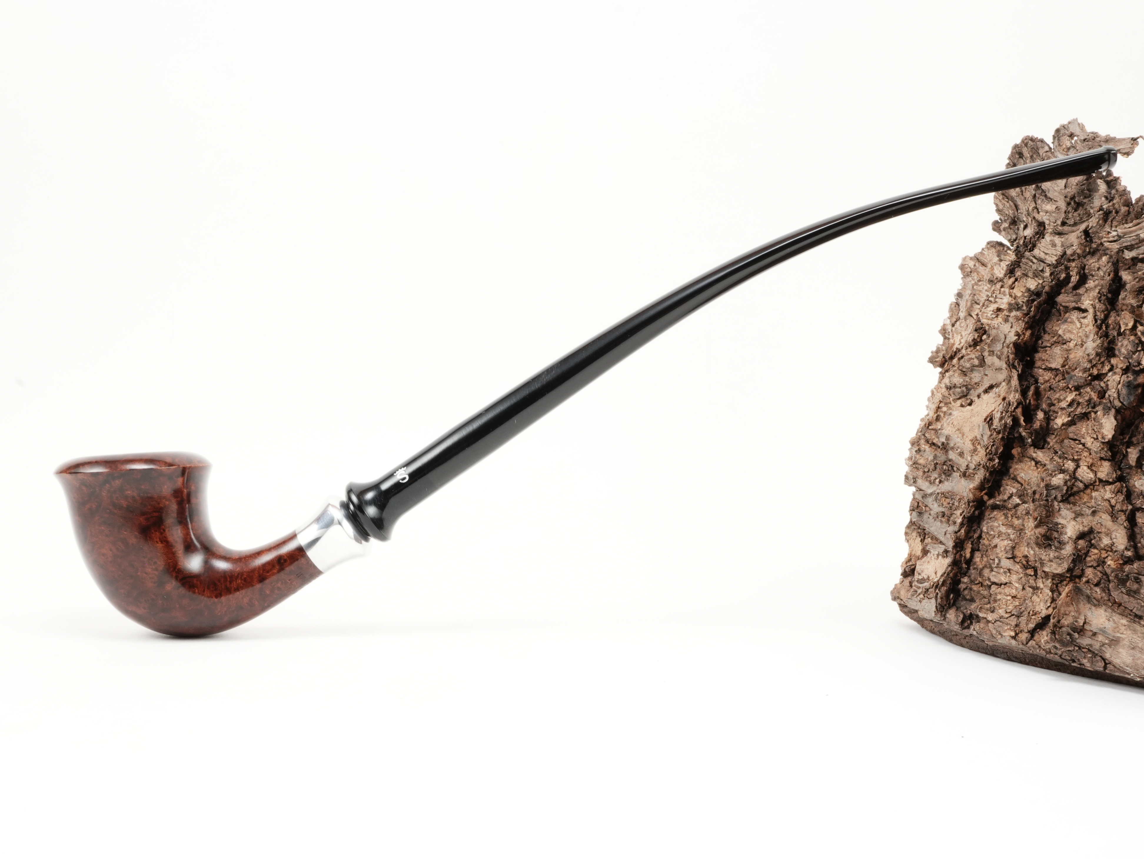 Seitenansicht der Stanwell H.C. Andersen Lesepfeife in voller 290mm Länge mit langem gebogenem Ebonitmundstück