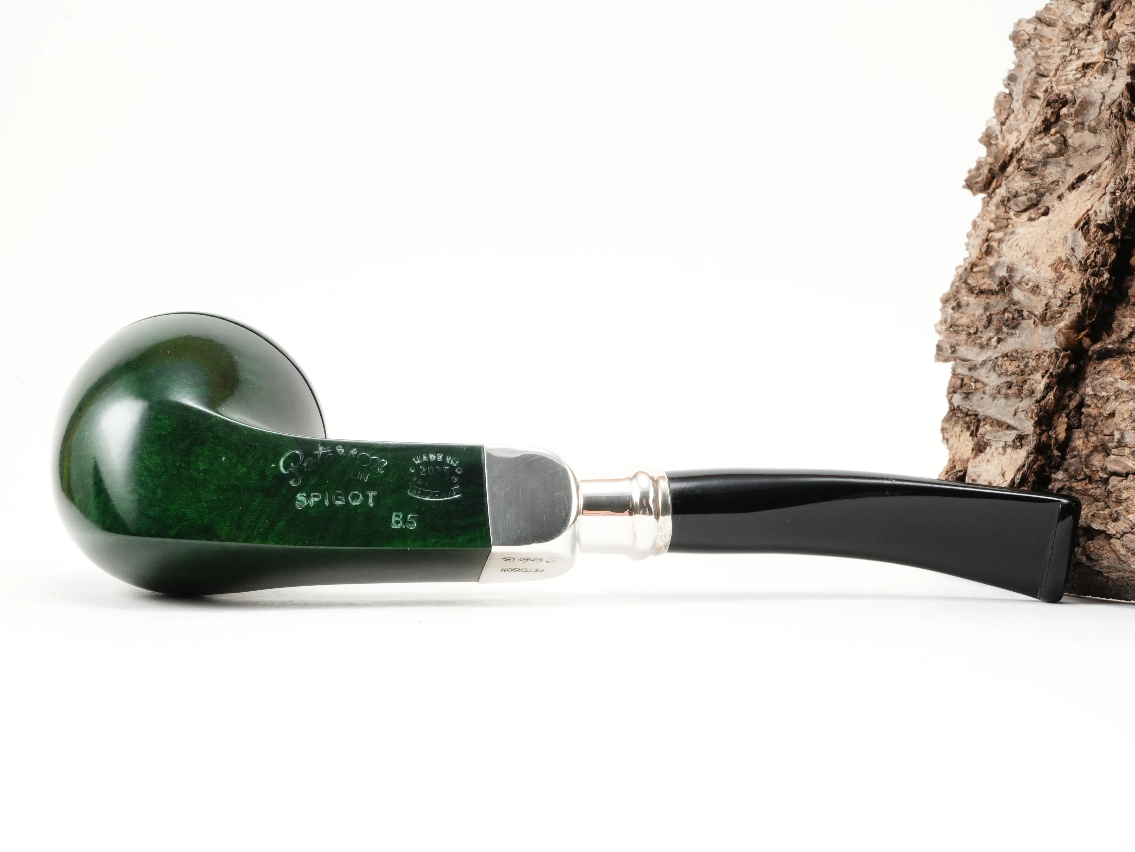 Unterseite der Peterson Spigot Green B5 Pfeife mit Stempelung Peterson of Dublin Spigot B5 Made in Ireland und Silber-Hallmarks