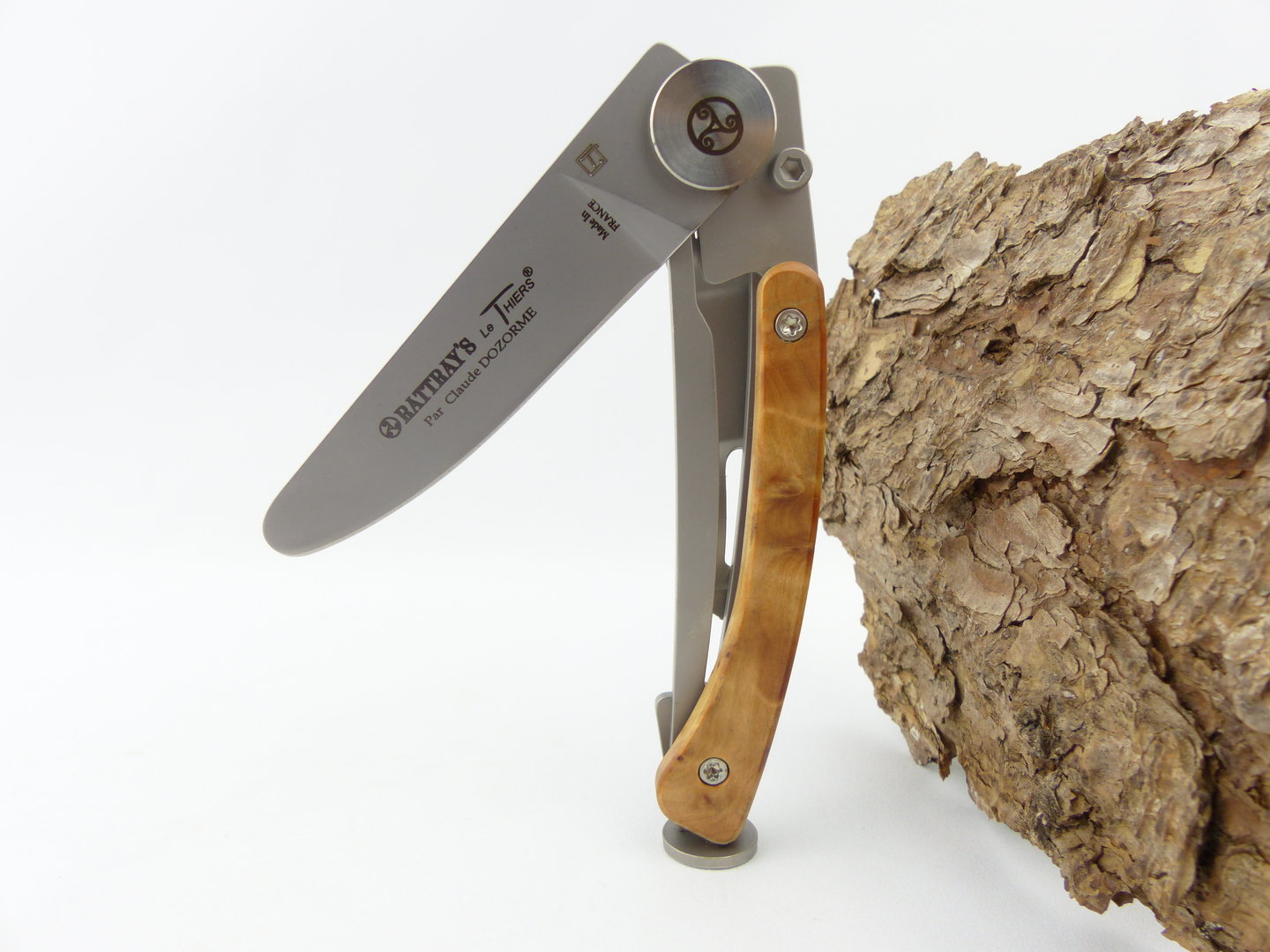 rattrays_pfeifenmesser_explorer_thuya_5