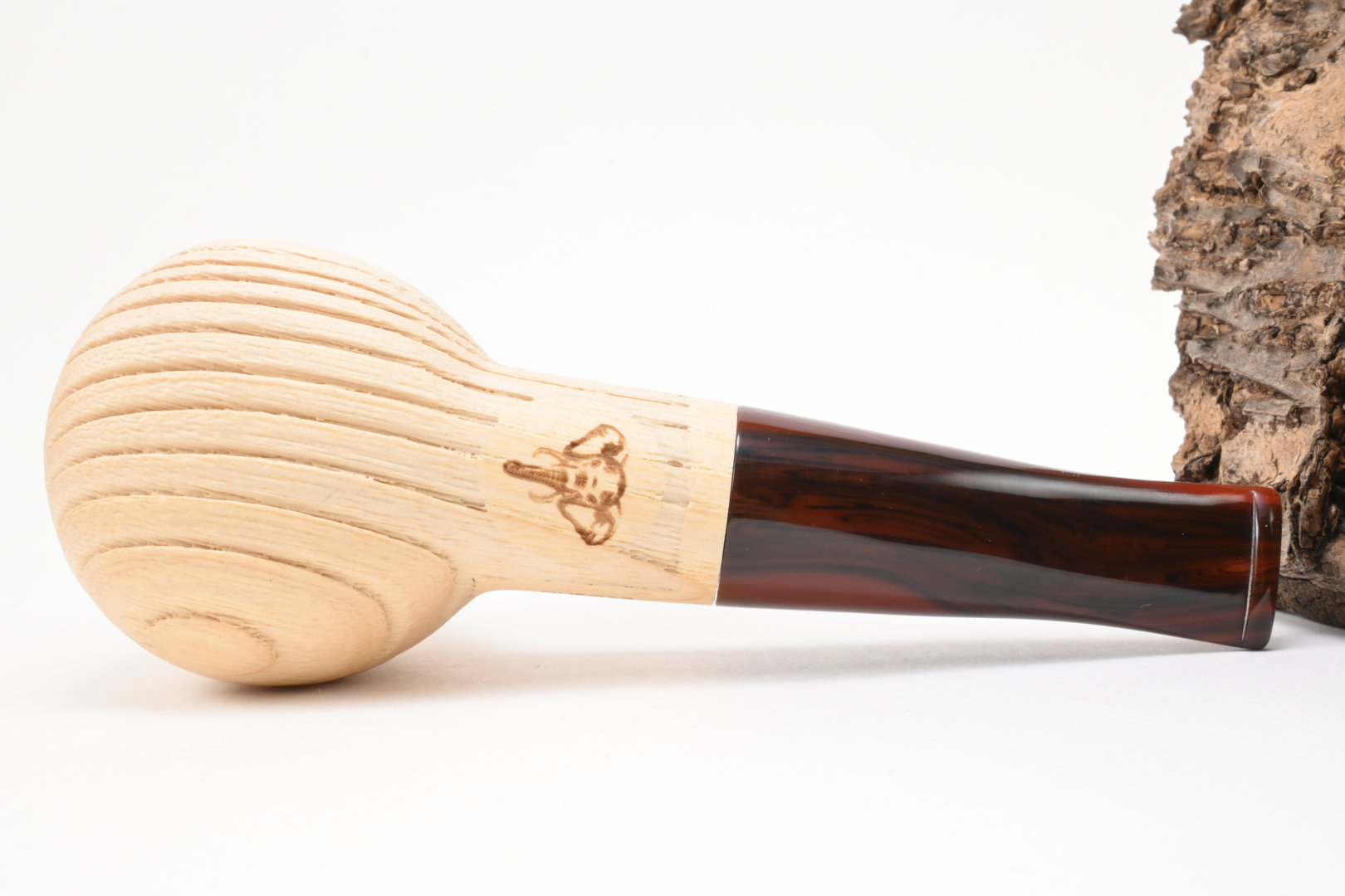 white_elephant_pipe_pfeife_etosha_5_7