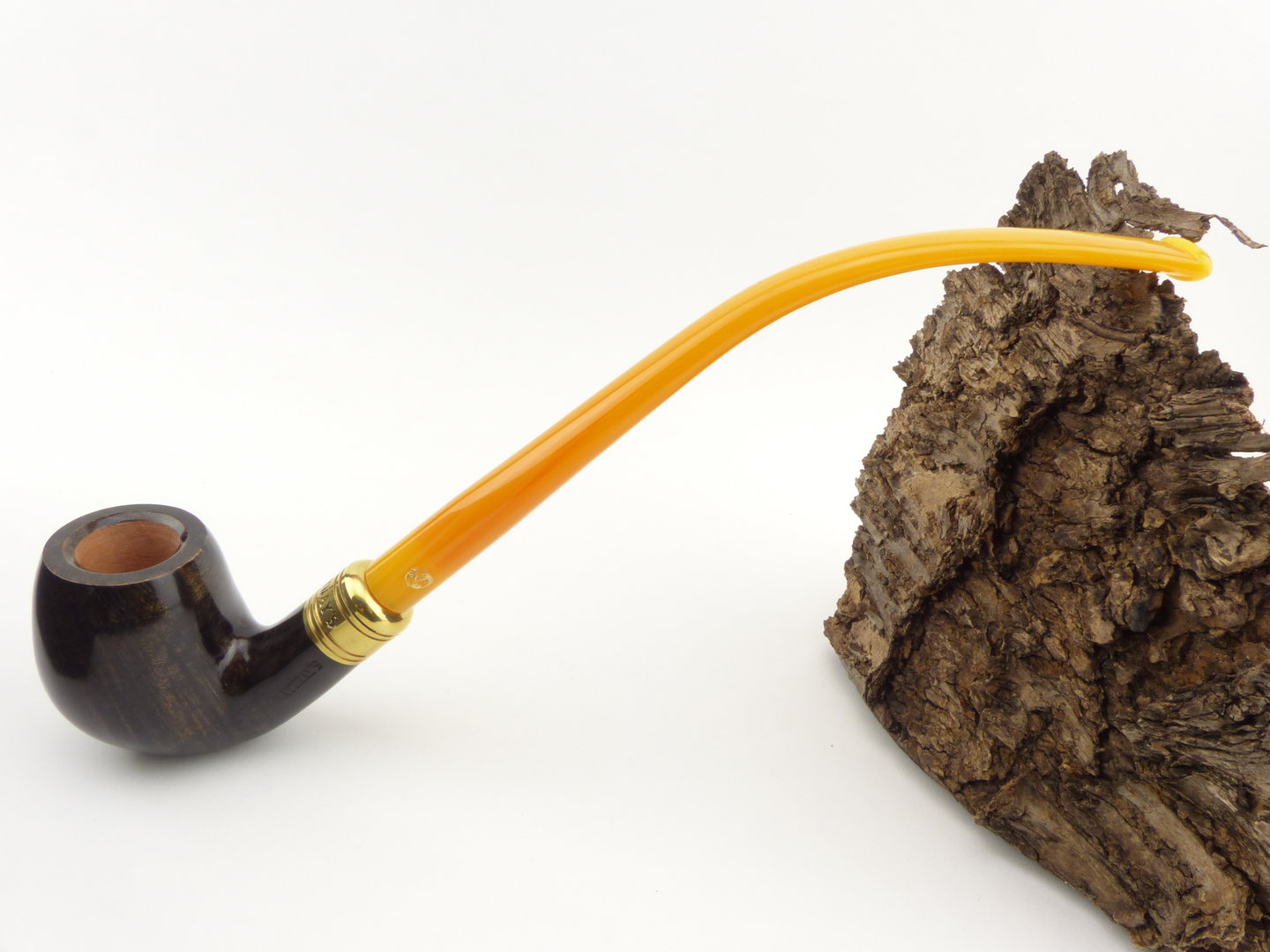 rattrays_the_bagpiper_grey_yellow_1