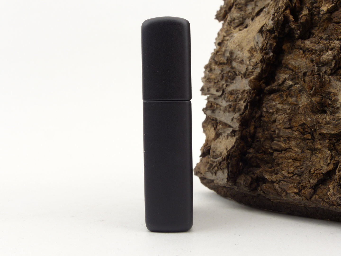 zippo_feuerzeug_anne_stokes_60006121_2