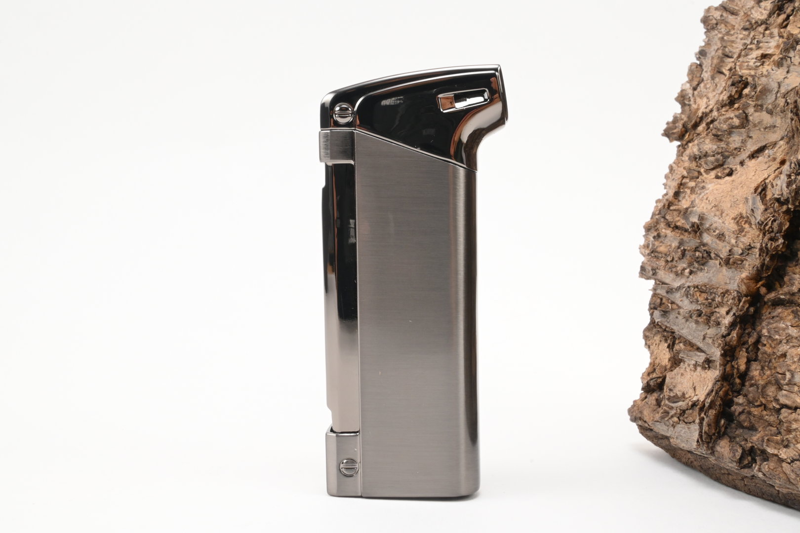 sky_pipe_lighter_james_gun_3