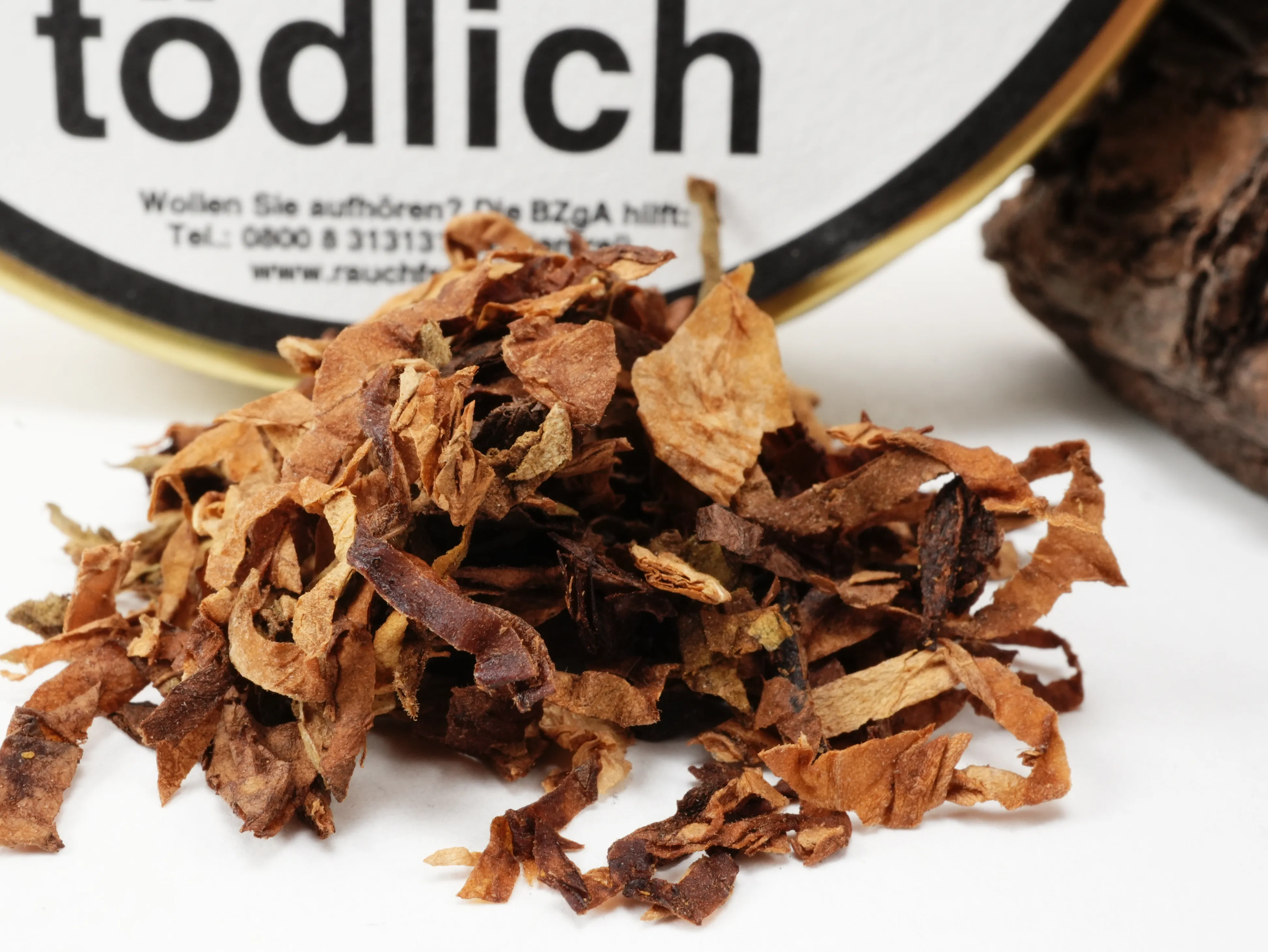 Nahaufnahme der Kopp Wood VI Tabakmischung aus hellen Virginias, Burley, Kentucky, Orient und Perique